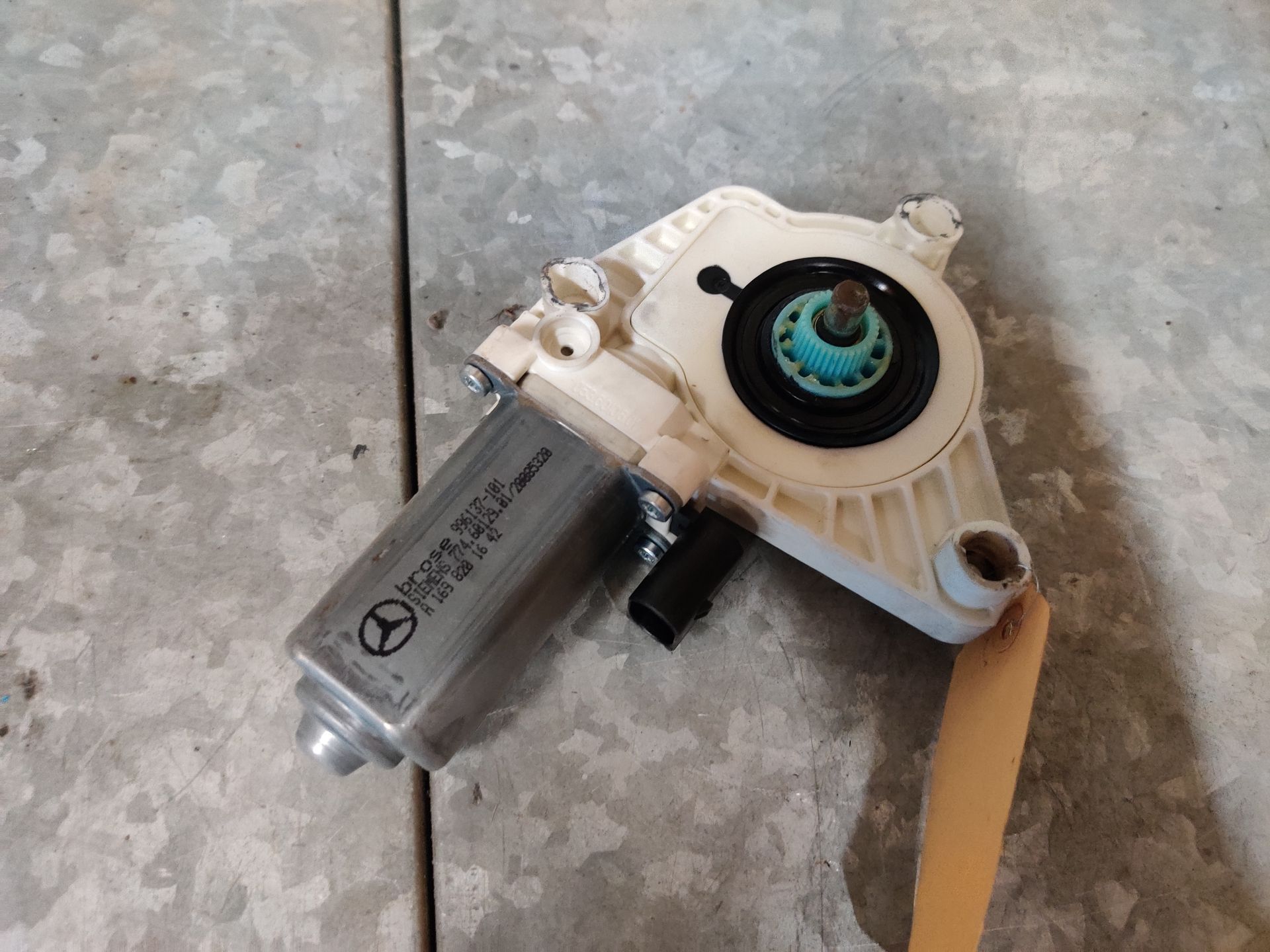 Mercedes B Klasse gebruikte auto onderdelen te bestellen bij stegemancarparts.nl