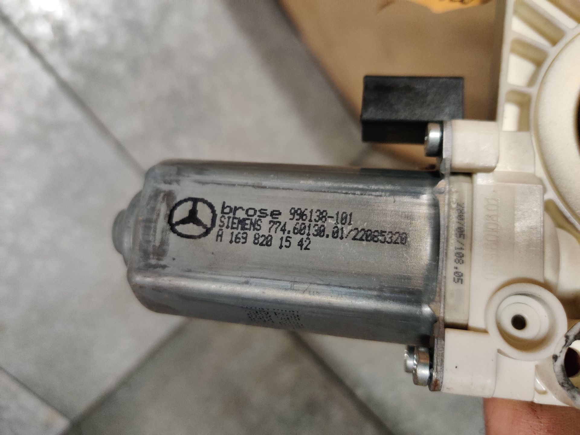 Mercedes B Klasse gebruikte auto onderdelen te bestellen bij stegemancarparts.nl