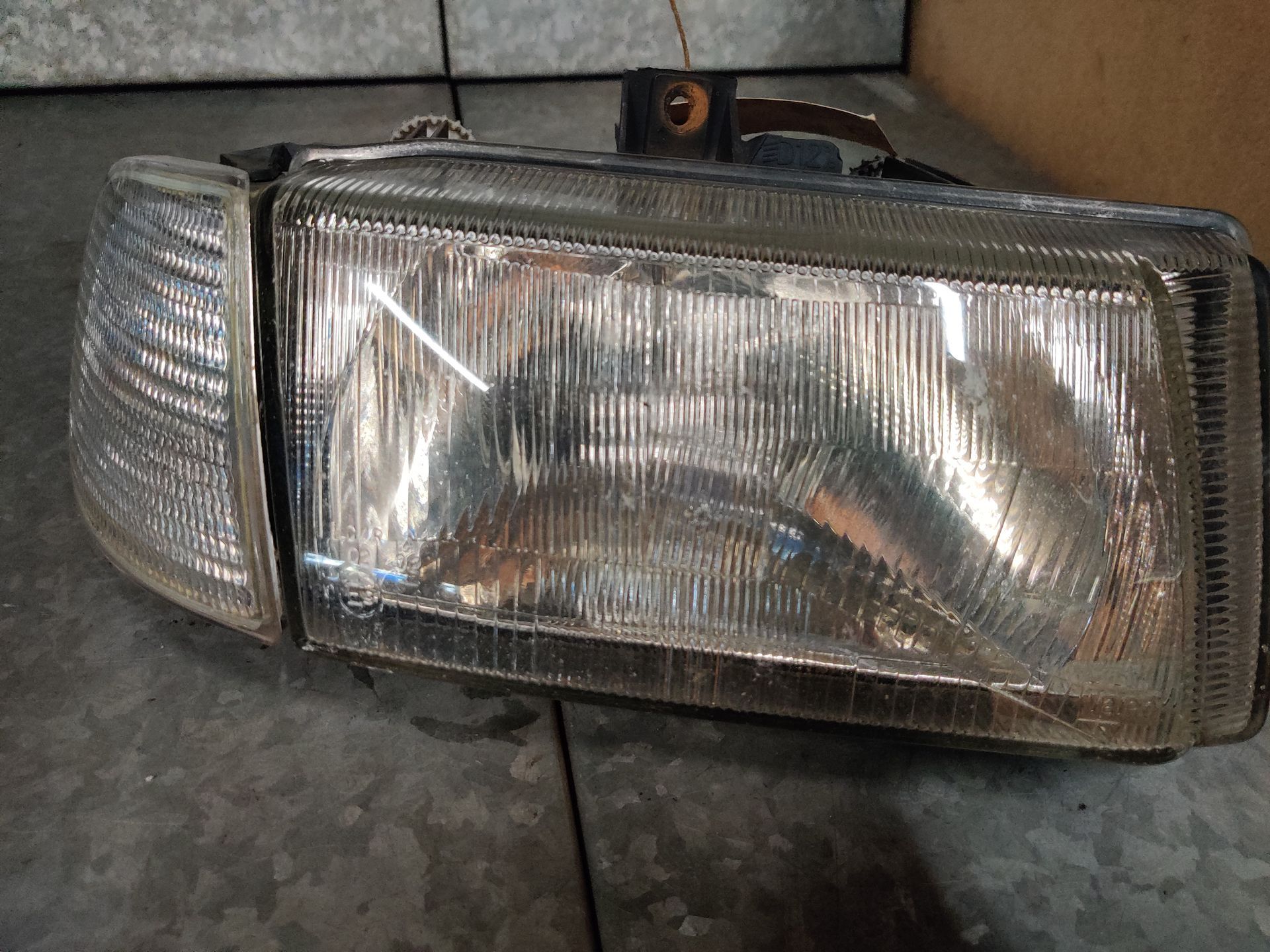 VW Caddy gebruikte auto onderdelen bij Stegeman Autosloperij, scherpe prijzen.