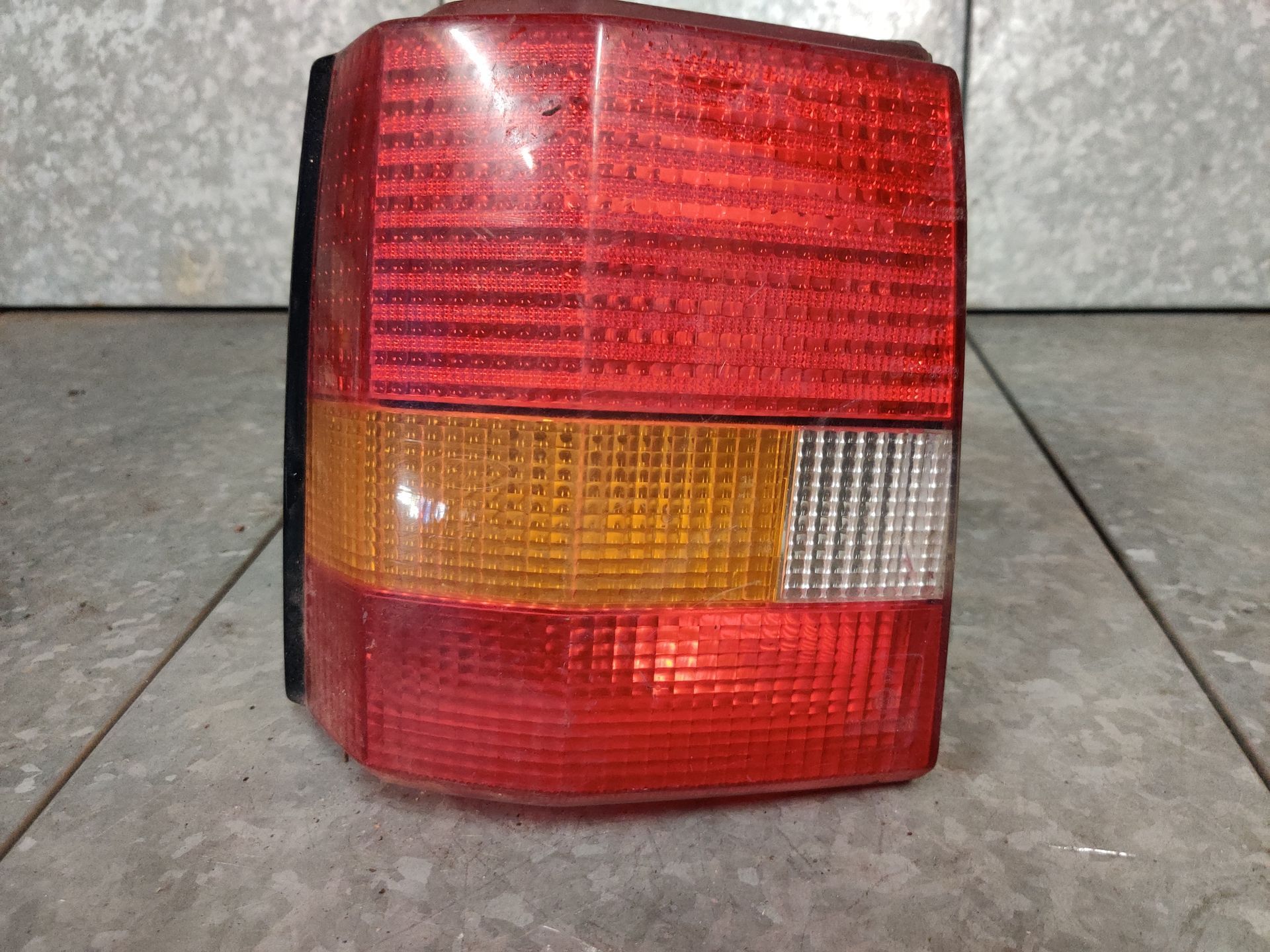 Ford Escort 4 gebruikte auto onderdelen bij Stegeman Autosloperij, scherpe prijzen.