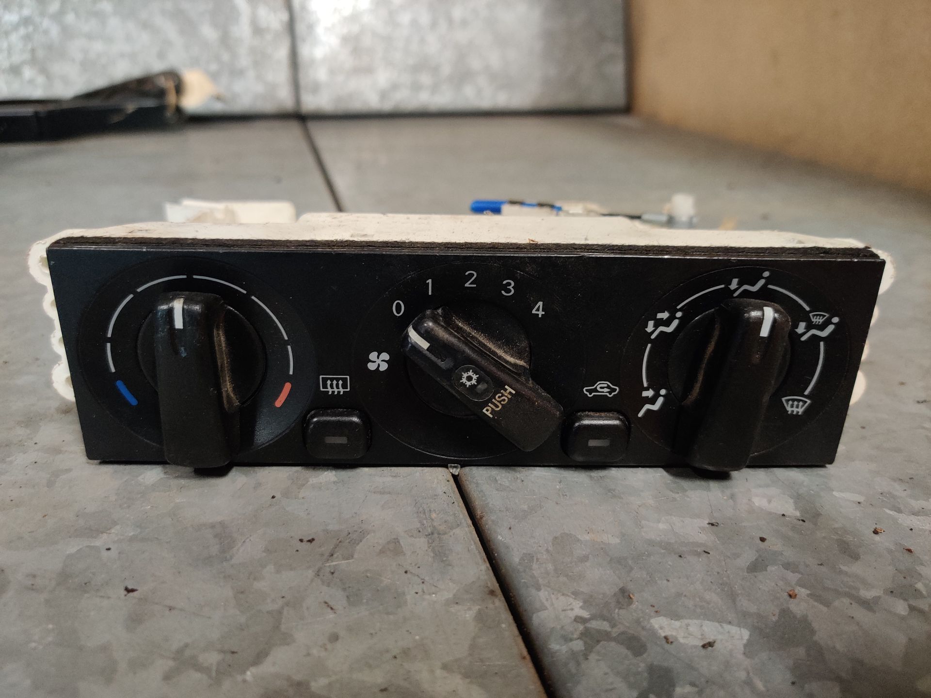 Stegeman Car Parts, voor al uw gebruikte auto onderdelen. Afhalen of bestellen via de webshop.