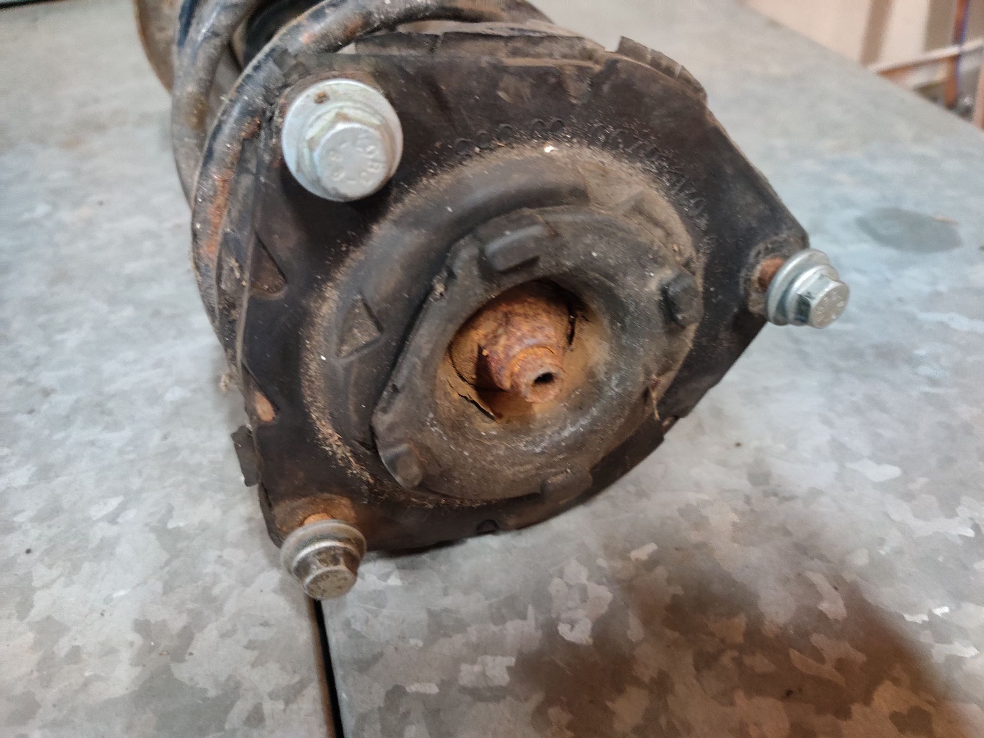 Waarom kiezen voor gebruikte auto onderdelen in plaats van nieuw? Bij Stegeman Car Parts ligt het.
