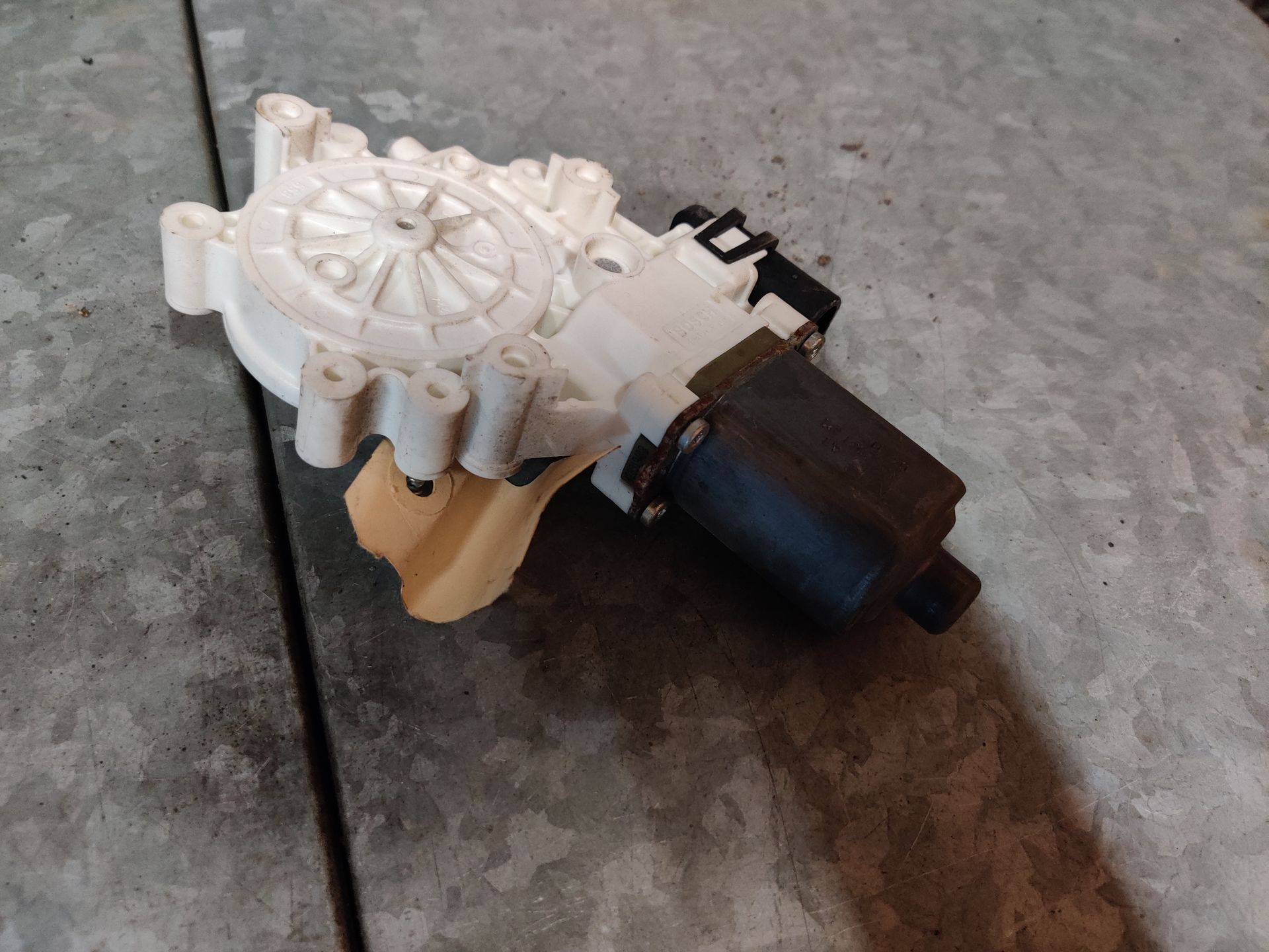 Waarom kiezen voor gebruikte auto onderdelen in plaats van nieuw? Bij Stegeman Car Parts ligt het.