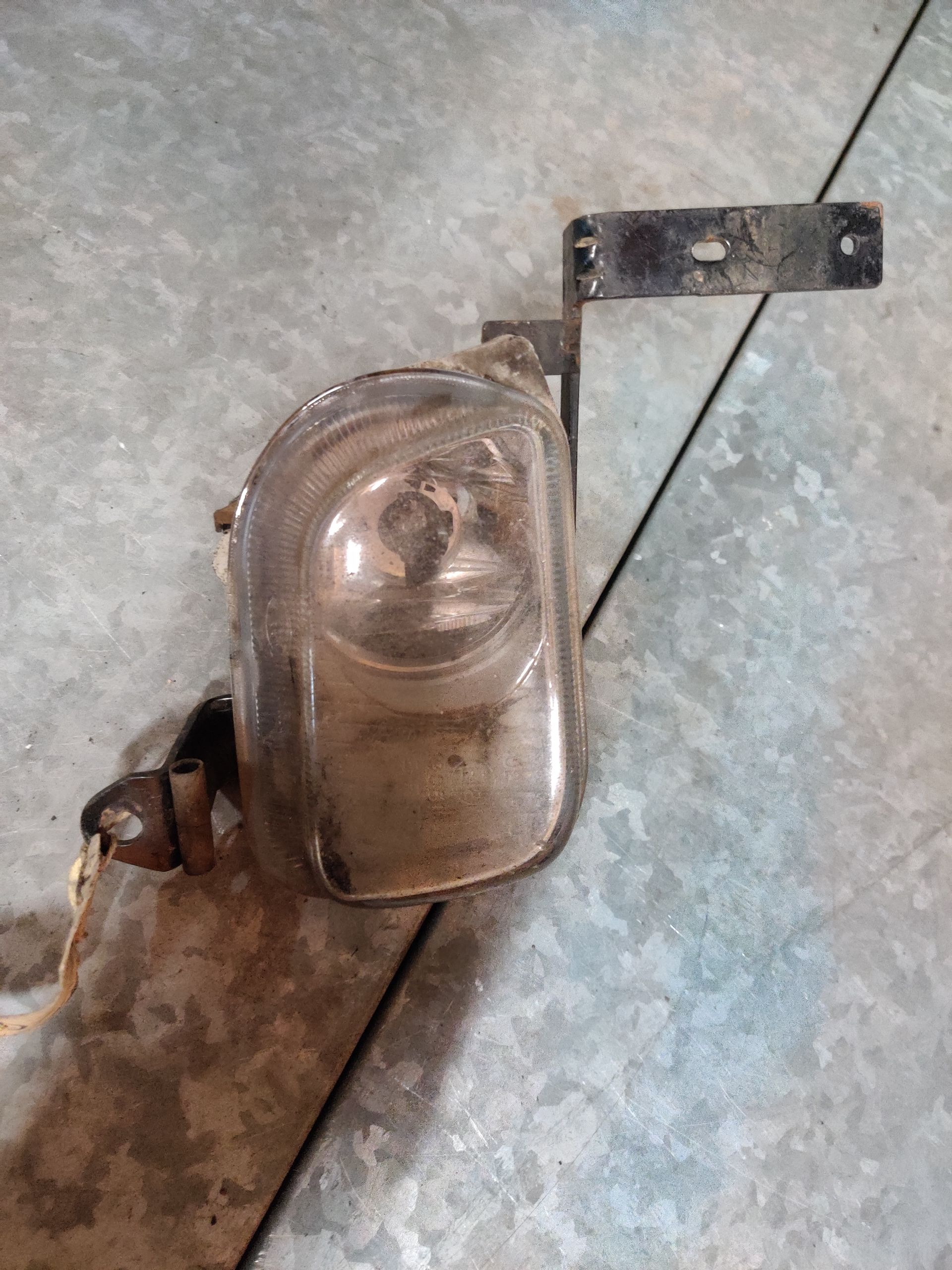 Volvo V70 mistlampen liggen bij Stegeman Car Parts in Exel bij Lochem.