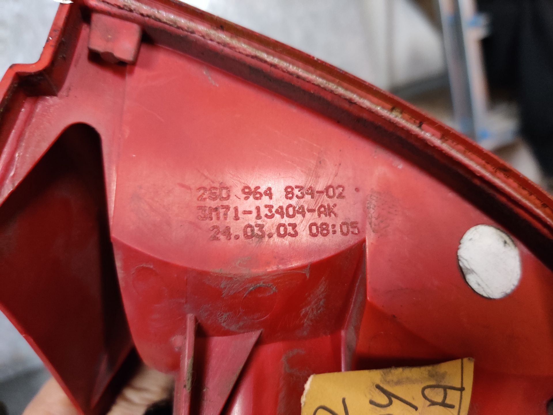 Mazda 2 achterlichten bij Stegeman Car Parts in Exel bij Lochem.