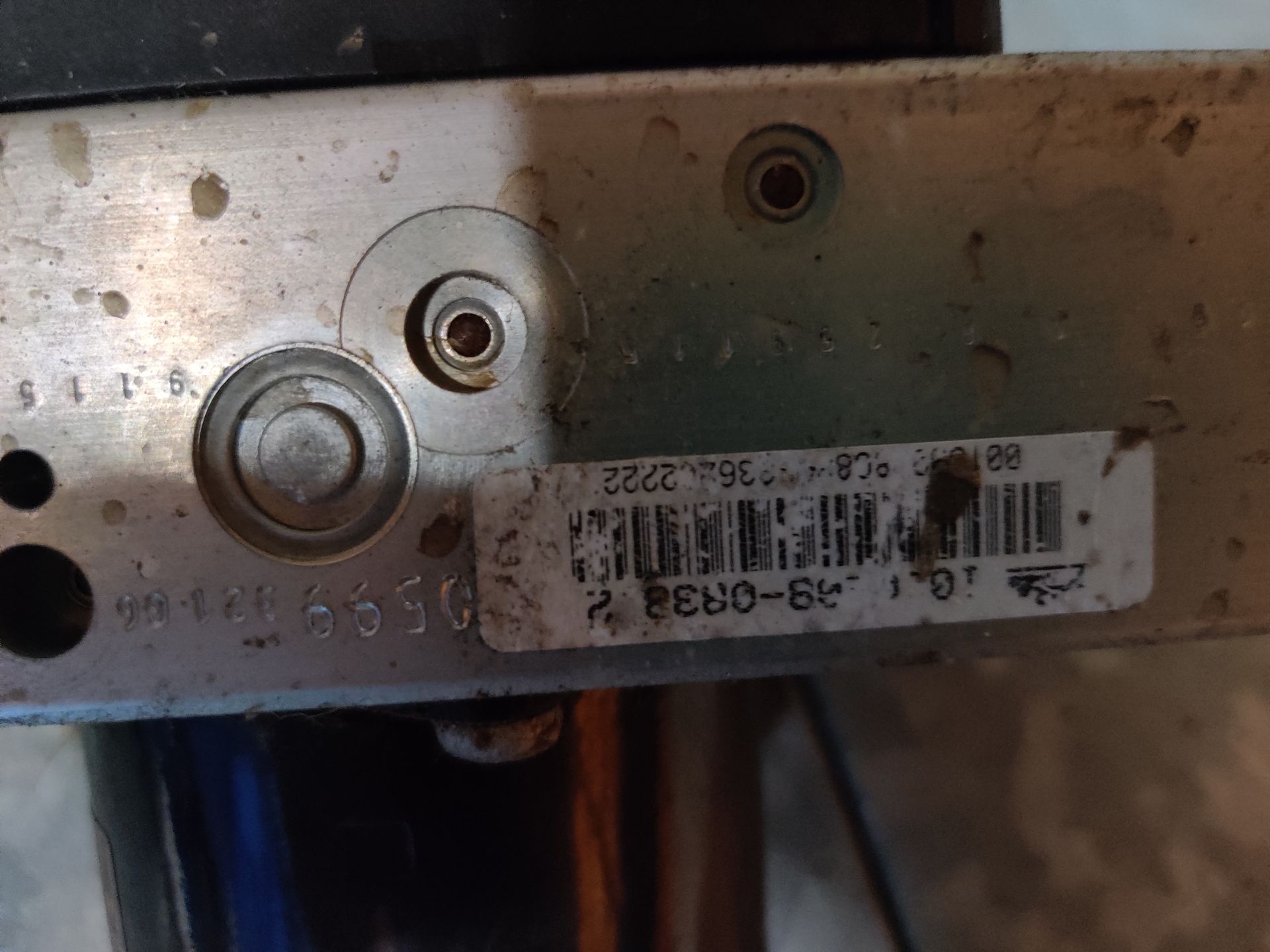 Volvo V70 ABS pomp bij Stegeman Car Parts in Exel bij Lochem.