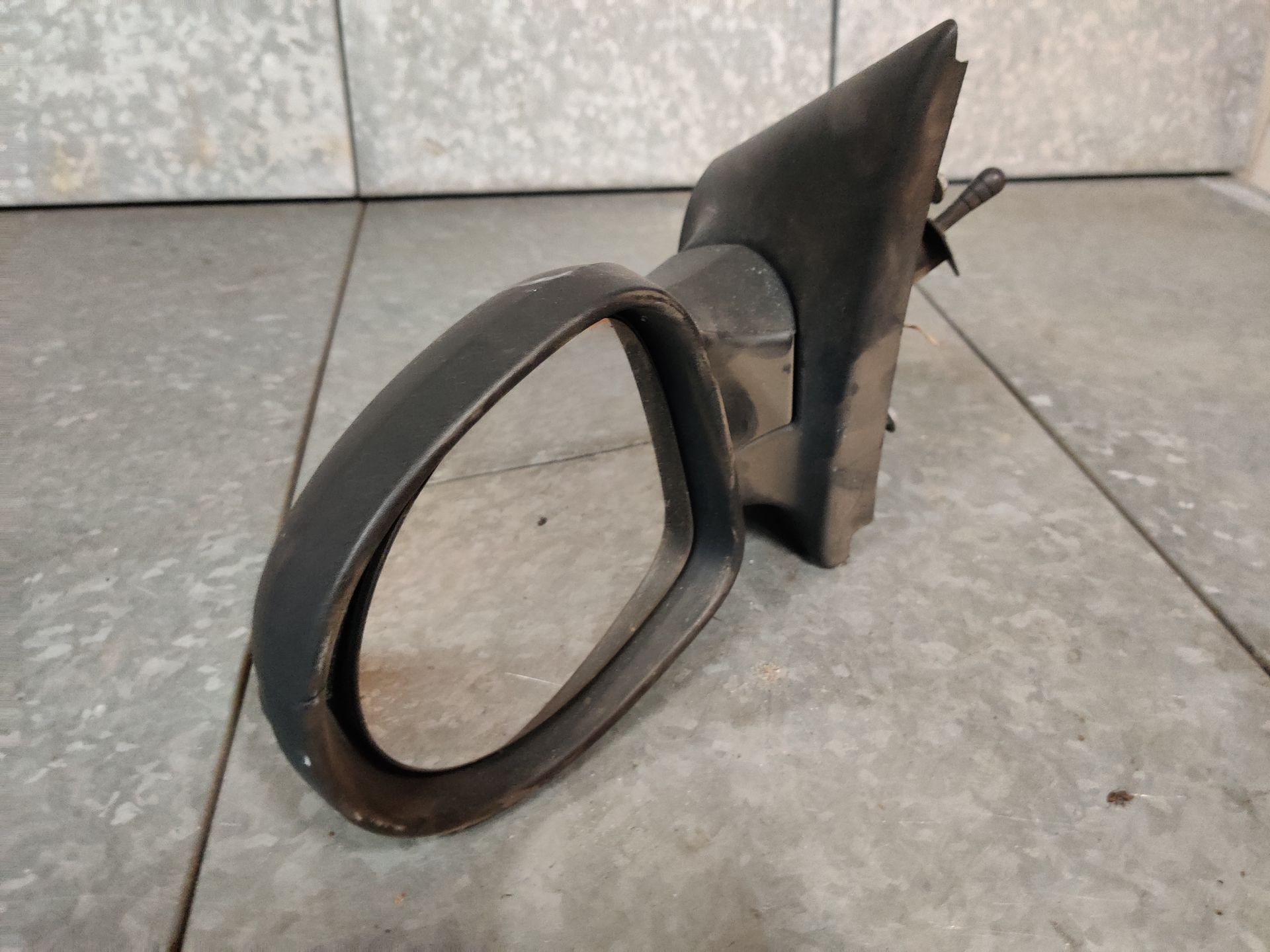 Renault Twingo spiegel bij Stegeman Car Parts in Exel bij Lochem.