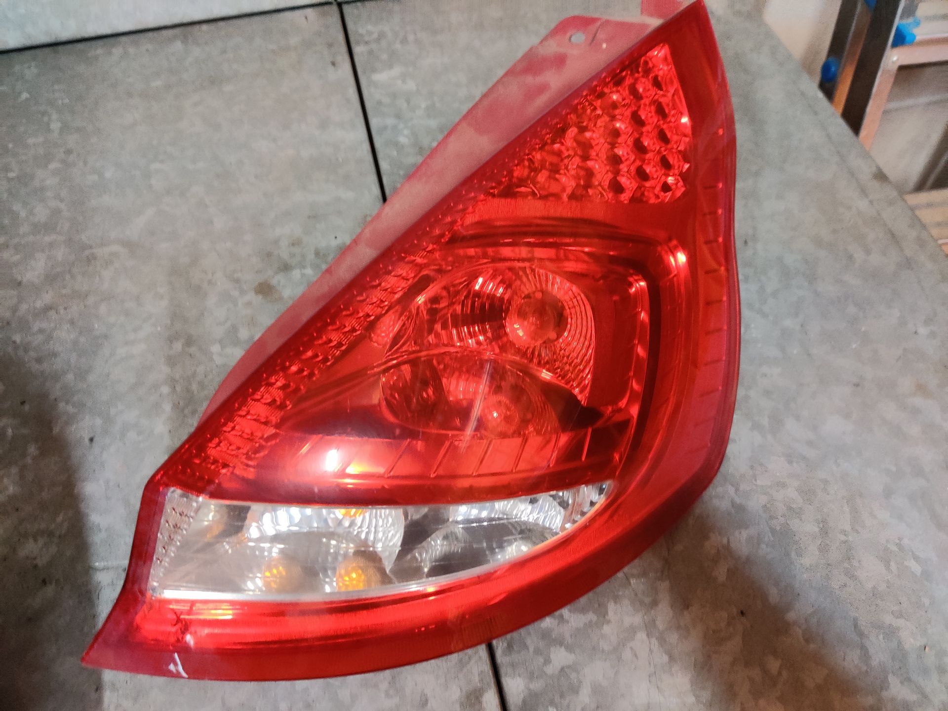 Ford Fiesta  achterlichten  bij Stegeman Car Parts in Exel bij Lochem.