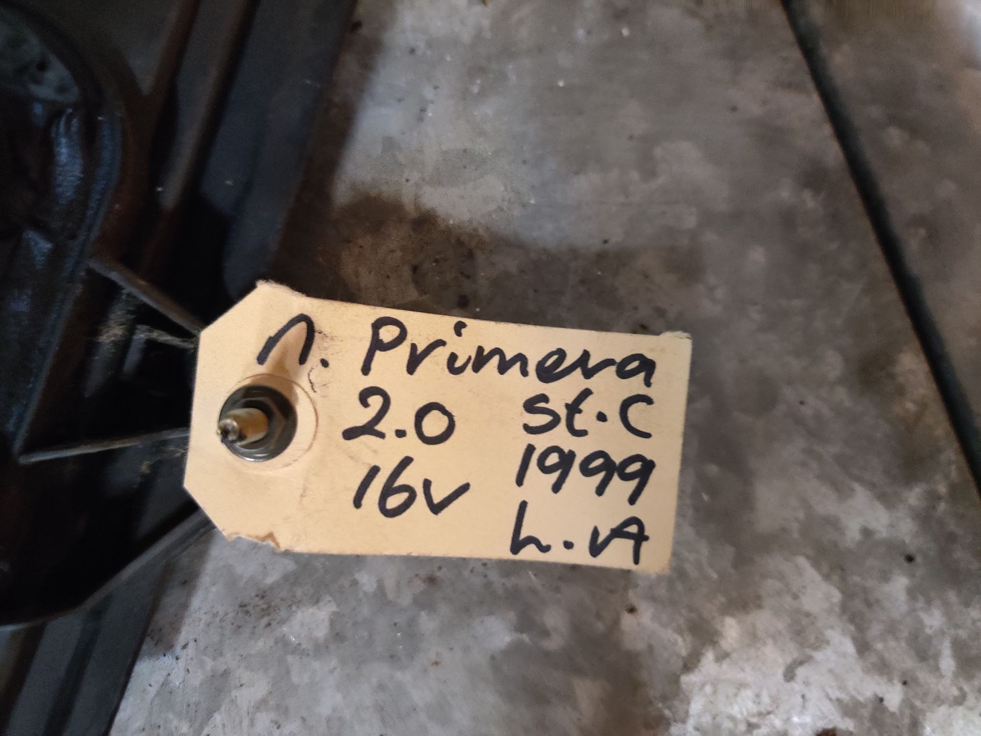 Nissan Primera station linker achterlicht