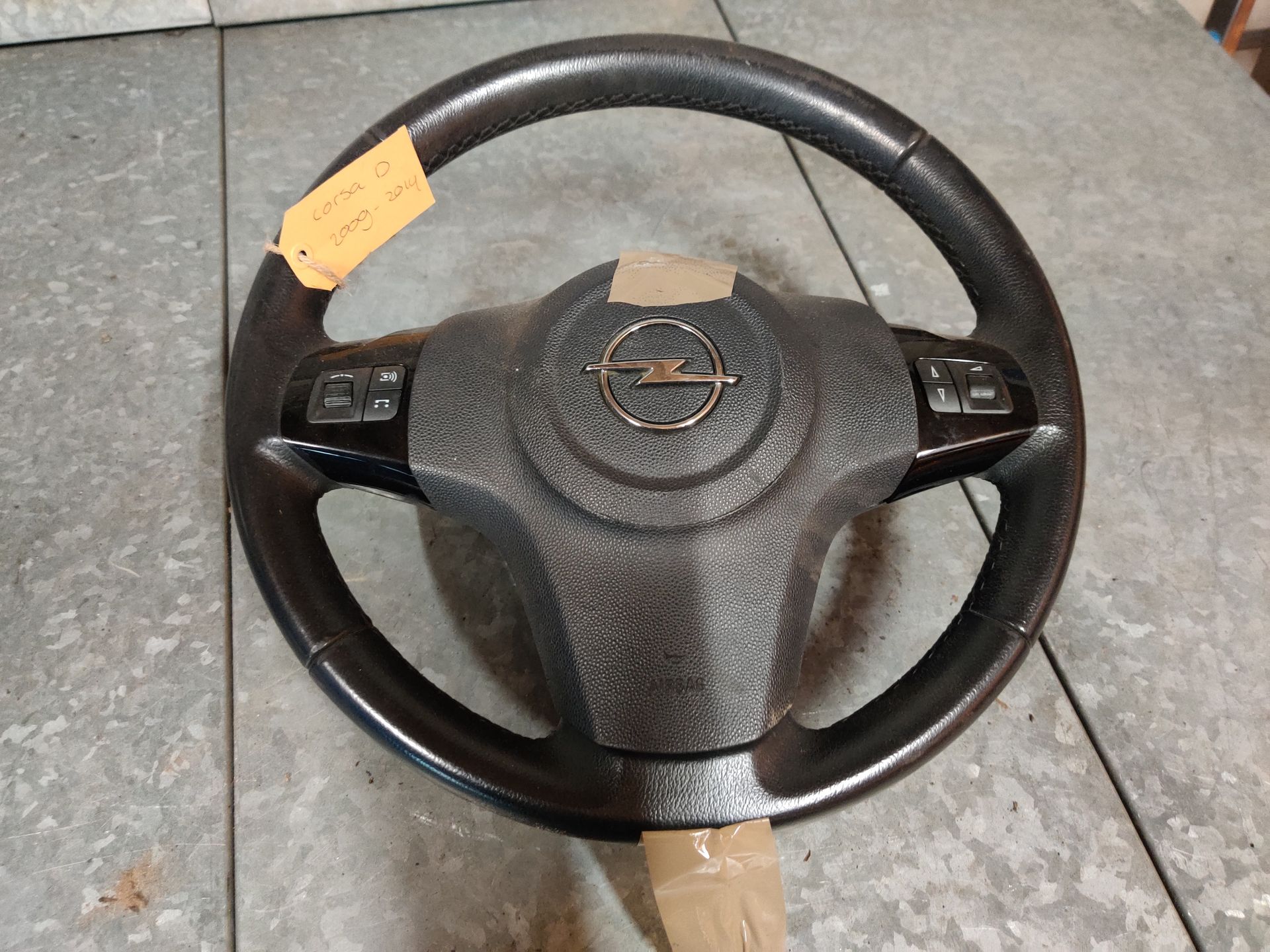 Stuur van een Opel Corsa D. www.stegemancarparts.nl