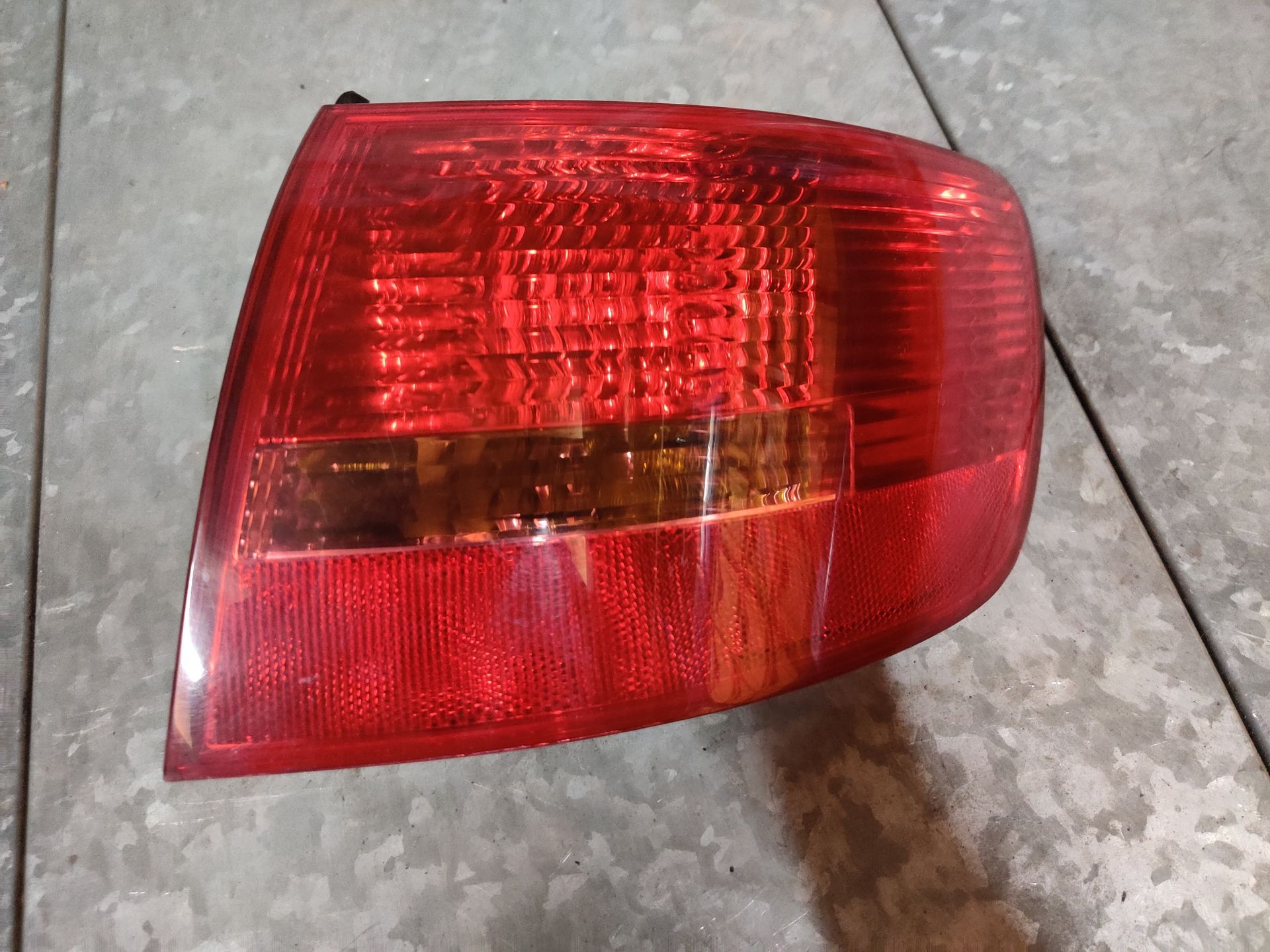 Audi A6 Avant achterlicht bij www.stegemancarparts.nl