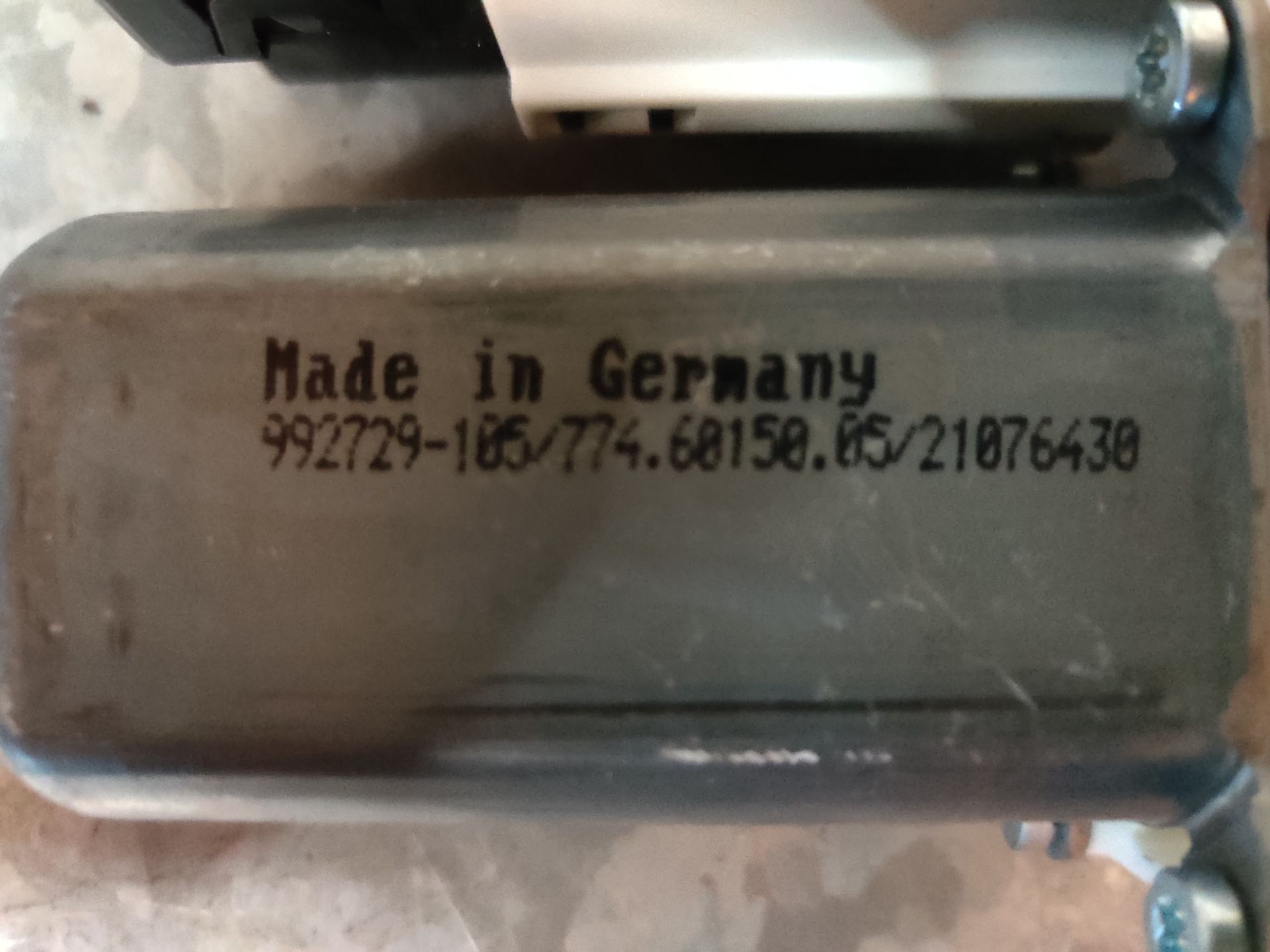 VW Golf 5 raammotor bij www.stegemancarparts.nl