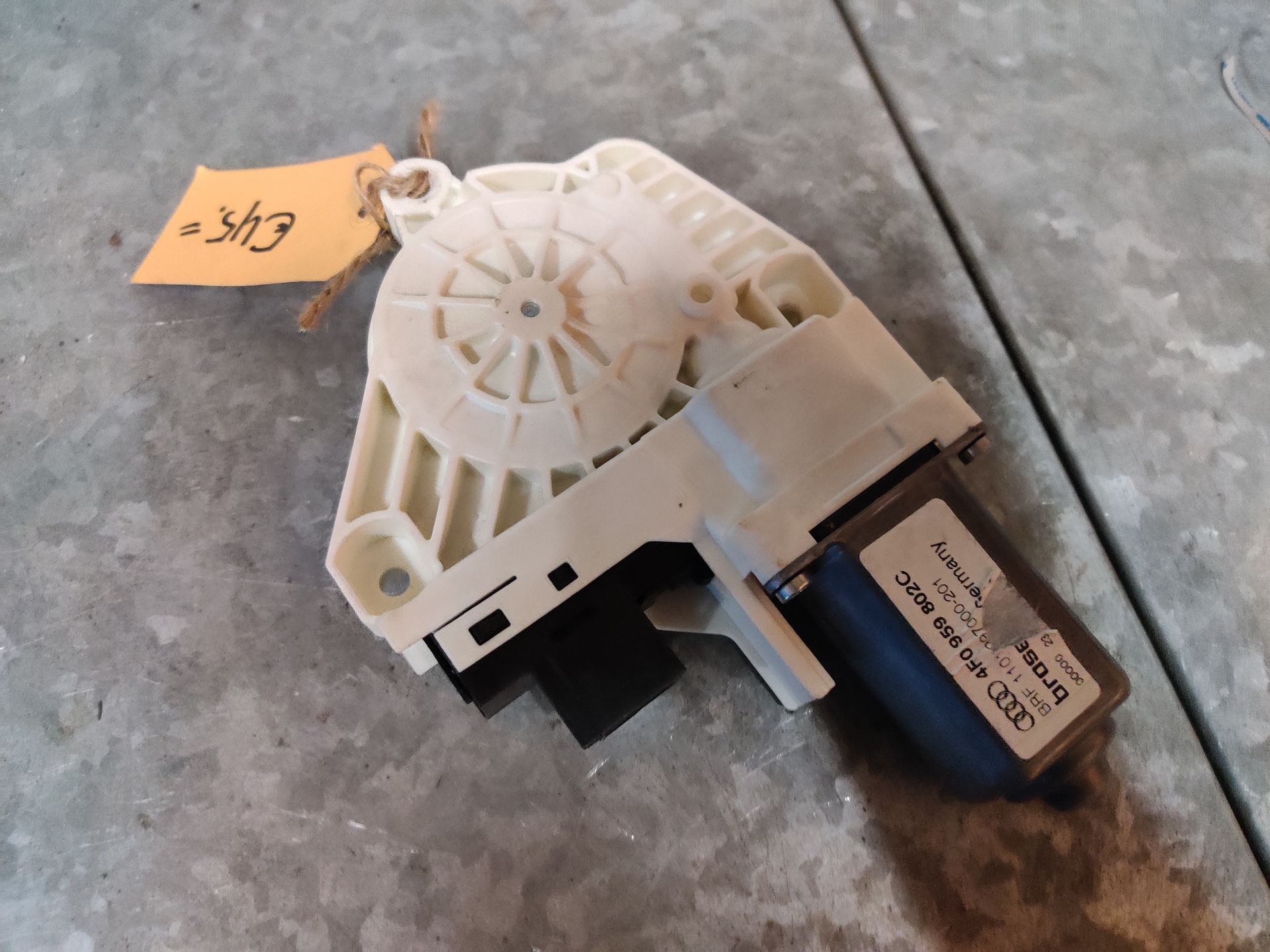 Audi A6 Avant rechter raammotor bij www.stegemancarparts.nl