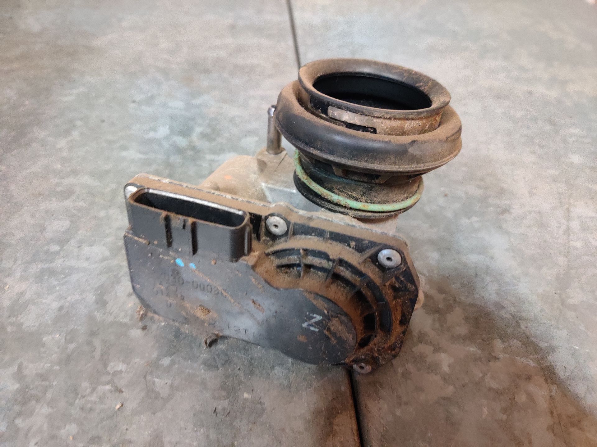 Toyota Yaris gasklephuis bij Stegeman Car Parts in Exel