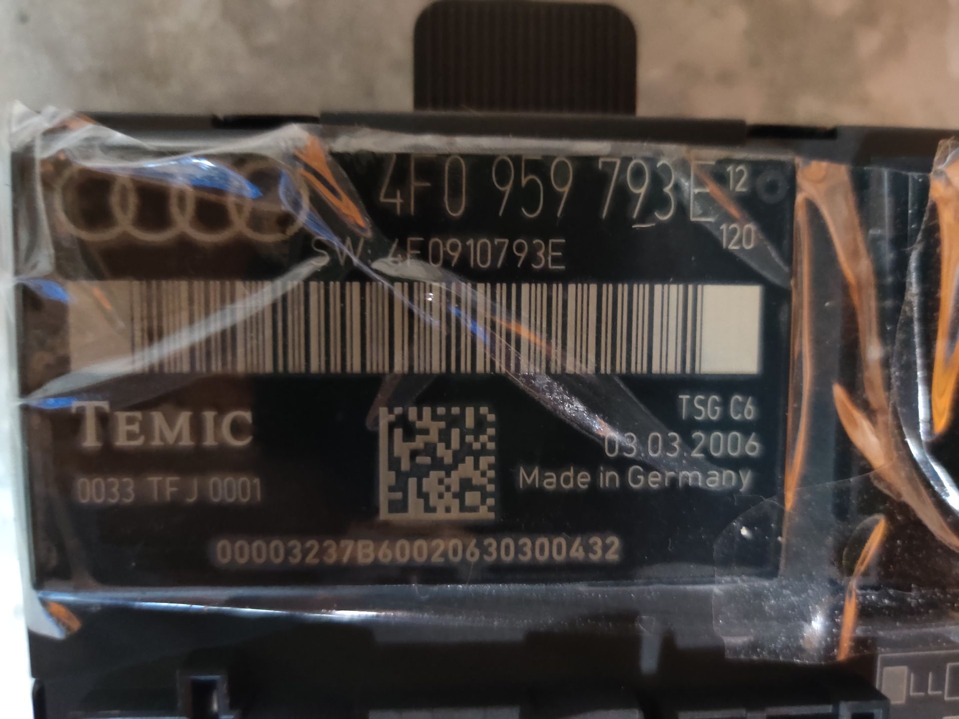 Centrale vergrendeling, Audi A6 onderdelen te koop bij Stegeman Car Parts in Exel bij Lochem.