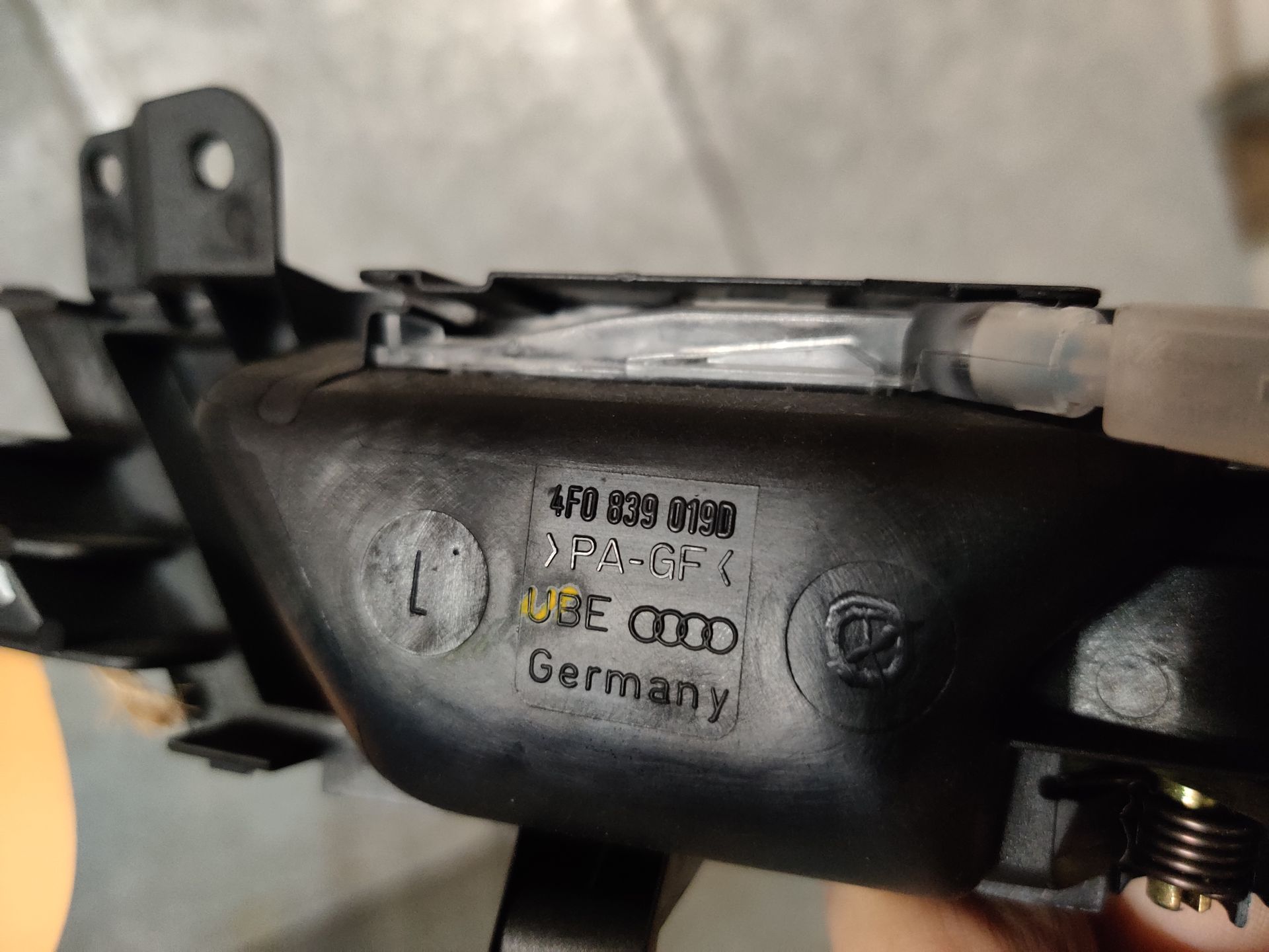 Deuropener, Audi A6 onderdelen te koop bij Stegeman Car Parts in Exel bij Lochem.