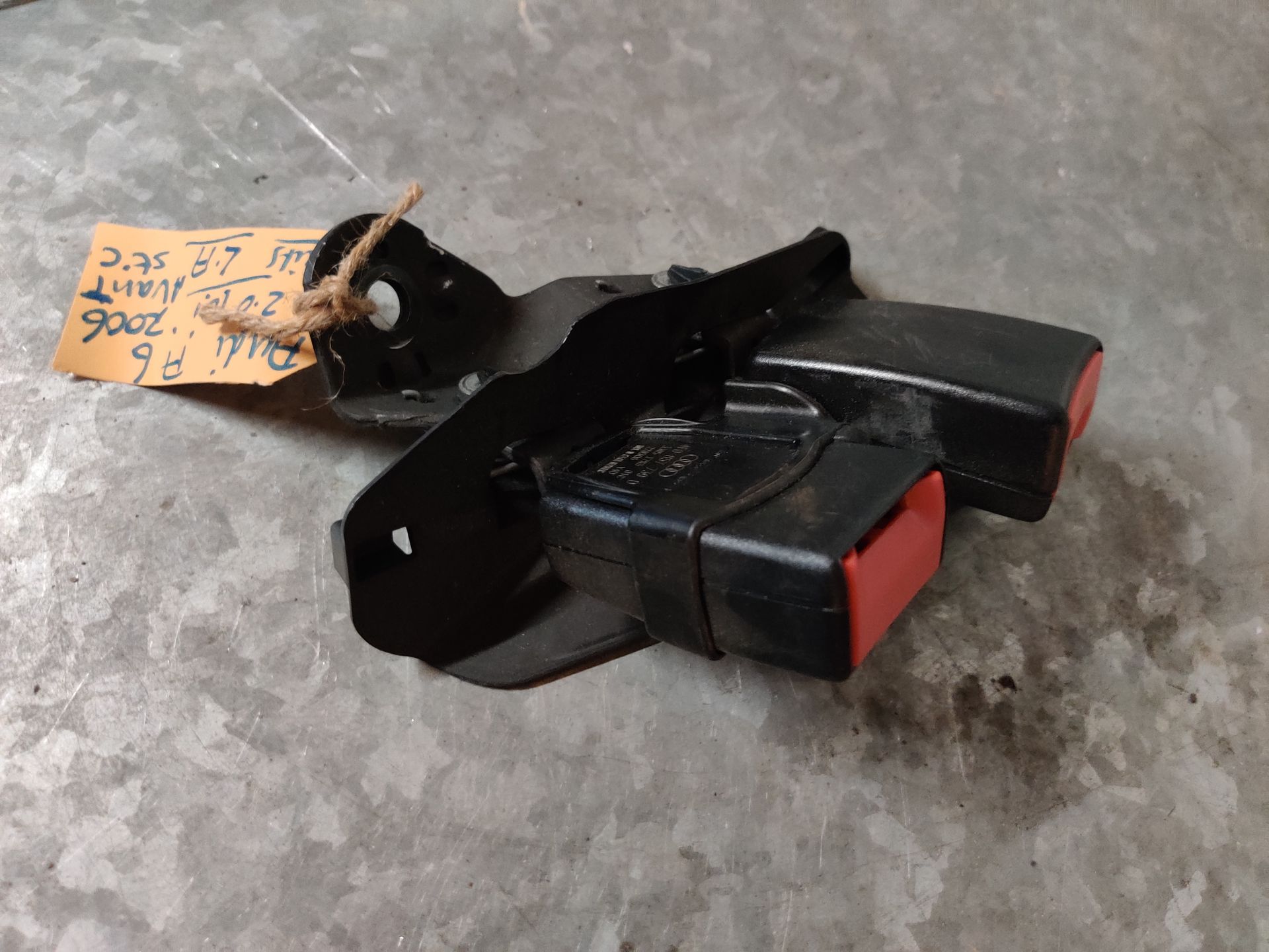 Gordelhouder, Audi A6 onderdelen te koop bij Stegeman Car Parts in Exel bij Lochem.