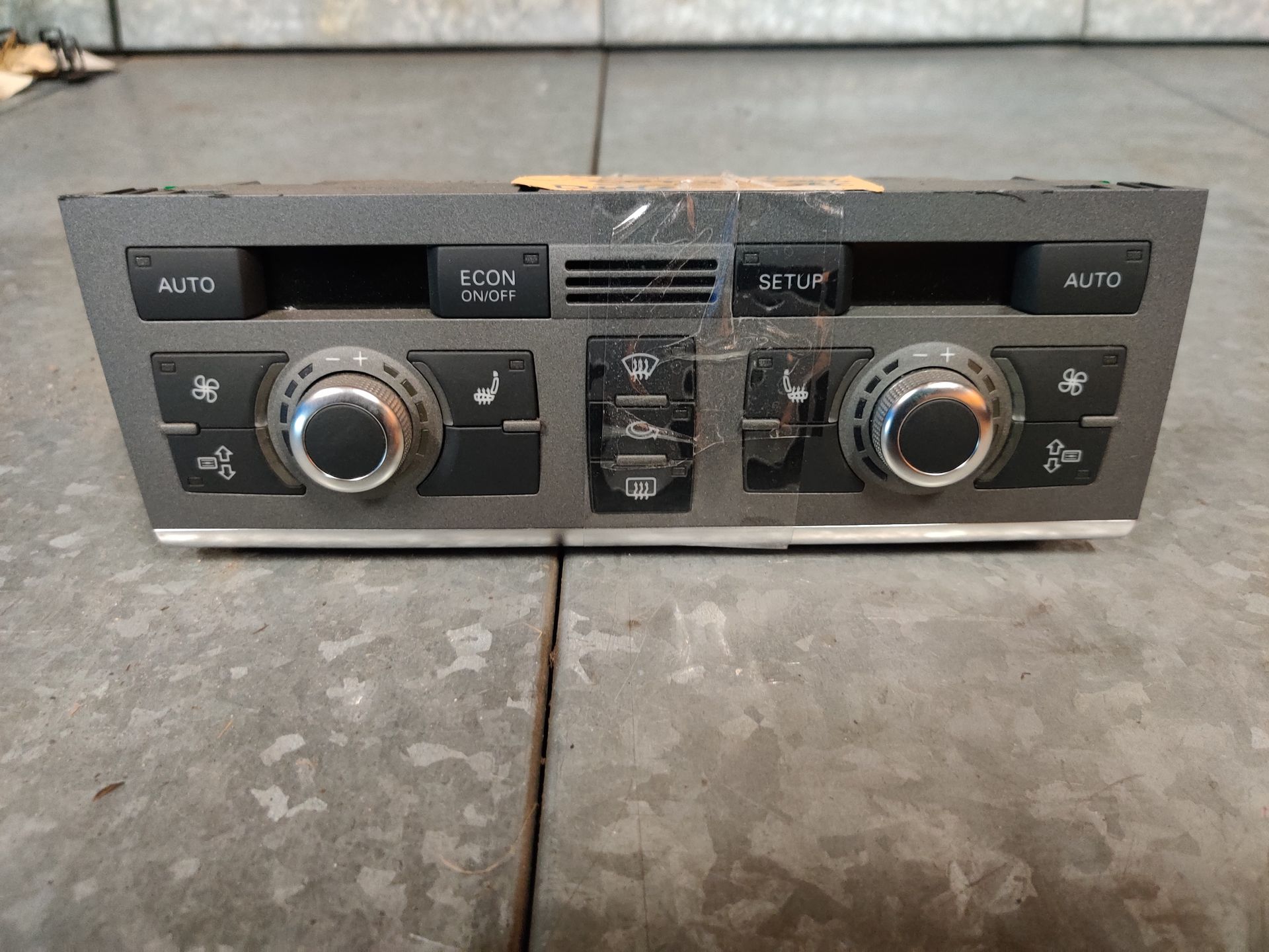 Audi A6 kilometerteller te koop bij Stegeman Car Parts in Exel bij Lochem.