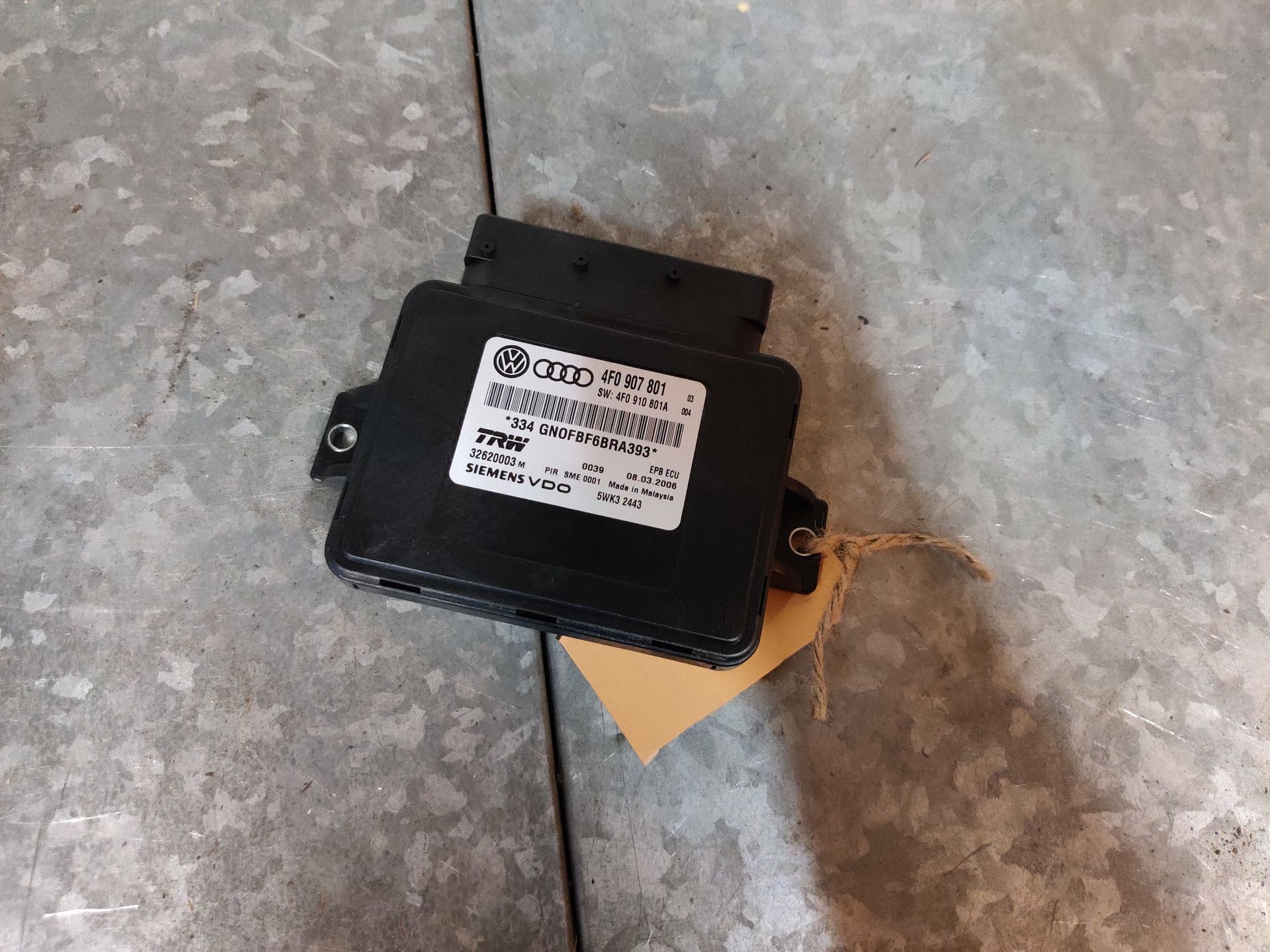 Audi A6 handrem module te koop bij Stegeman Car Parts in Exel bij Lochem.