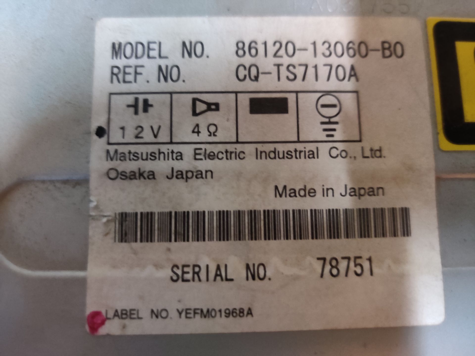 Radio CD speler van een Toyota Corolla Verso bij Stegeman Autosloperij in Exel bij Lochem.