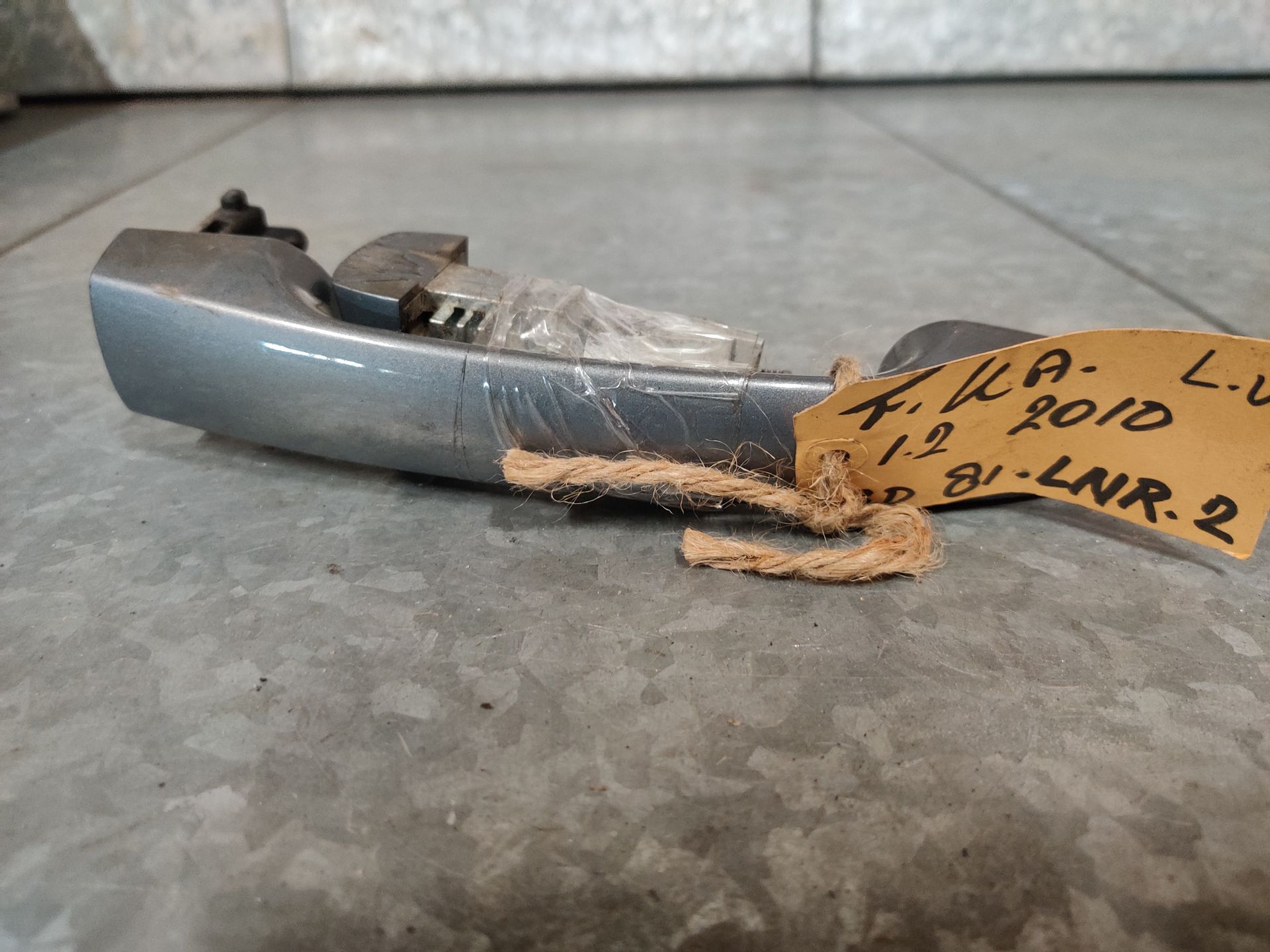 Deurklink linksvoor Ford Ka uit 2010.