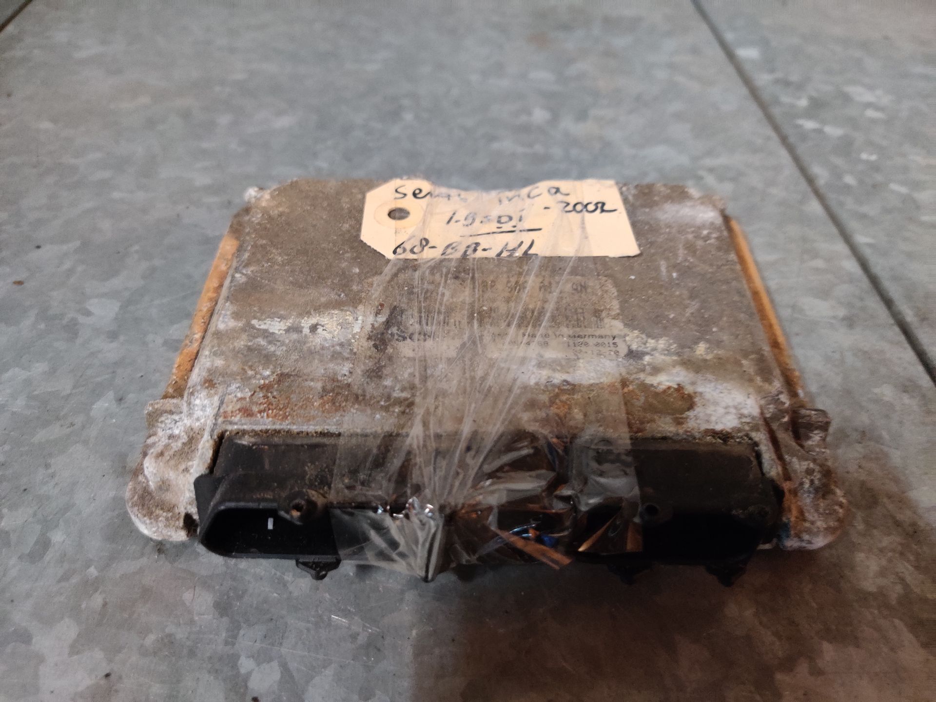 Computer motormanagement Seat Inca 1.9 SDi uit 2002.