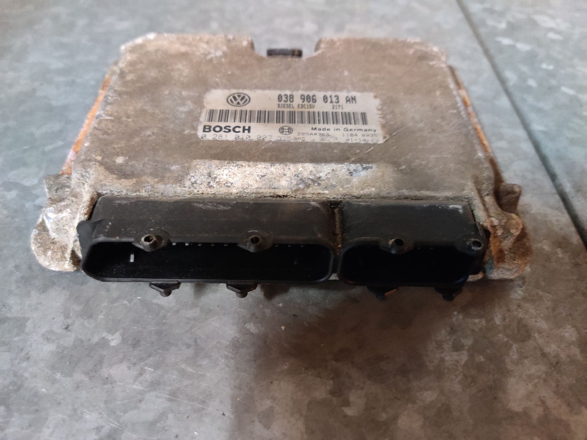 VW Caddy computer motormanagement Seat Inca 1.9 SDi uit 2002.