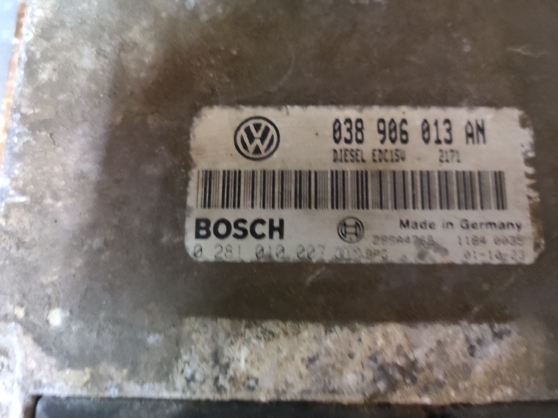VW Caddy computer motormanagement Seat Inca 1.9 SDi uit 2002.