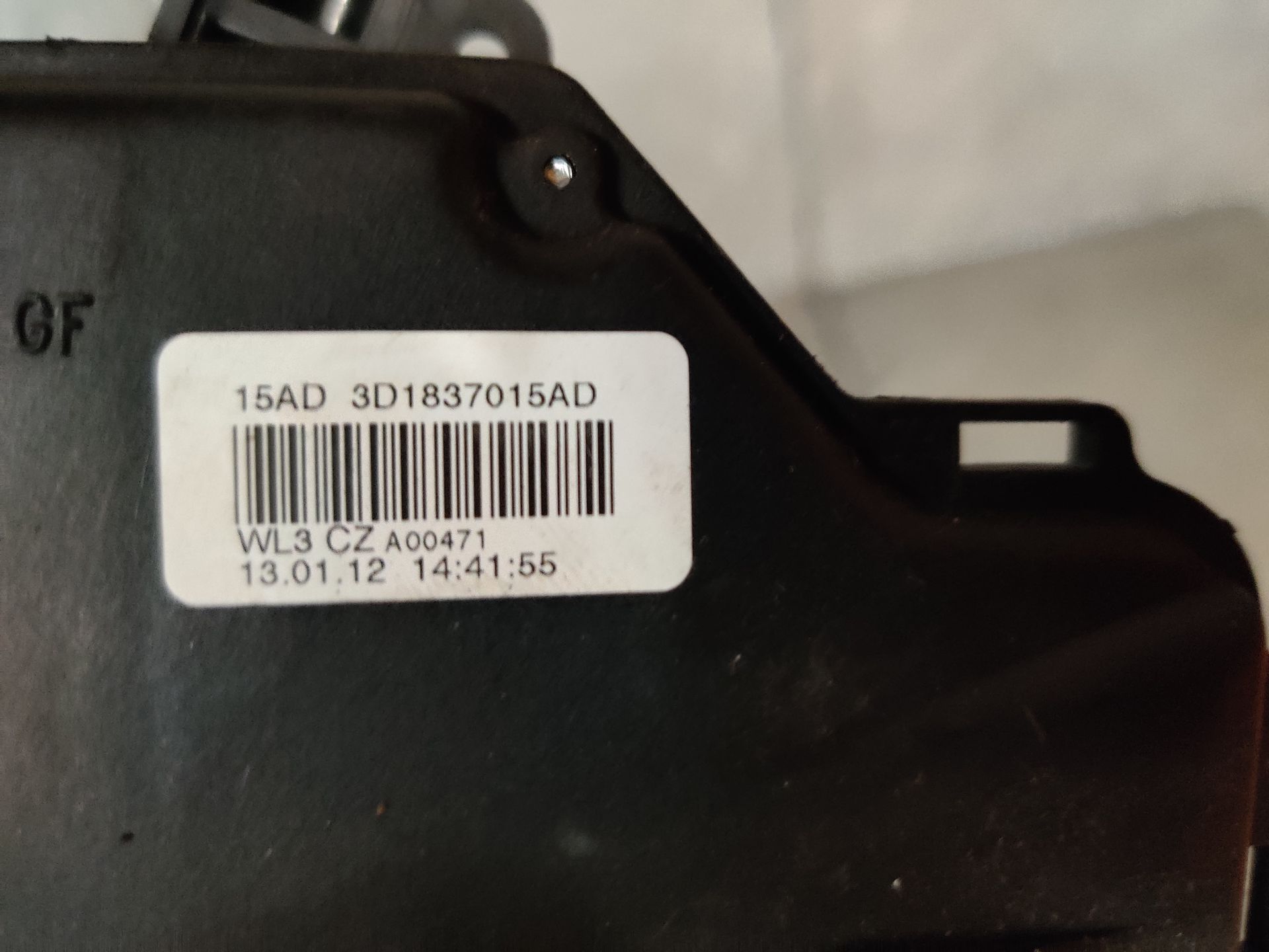 Deurslotvanger Skoda Octavia linksvoor.