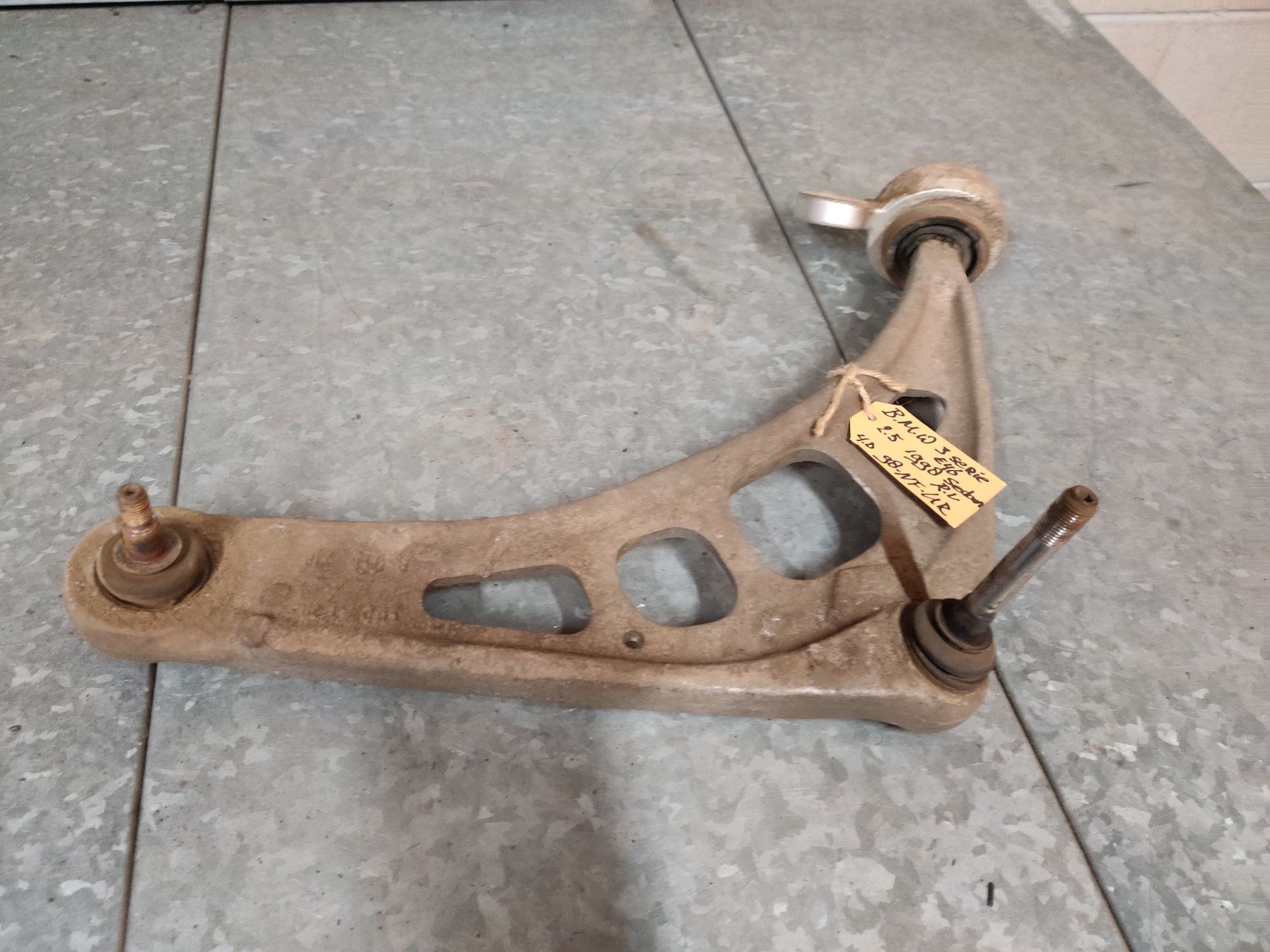 BMW 3 serie (E46), rechter draagarm (onder)