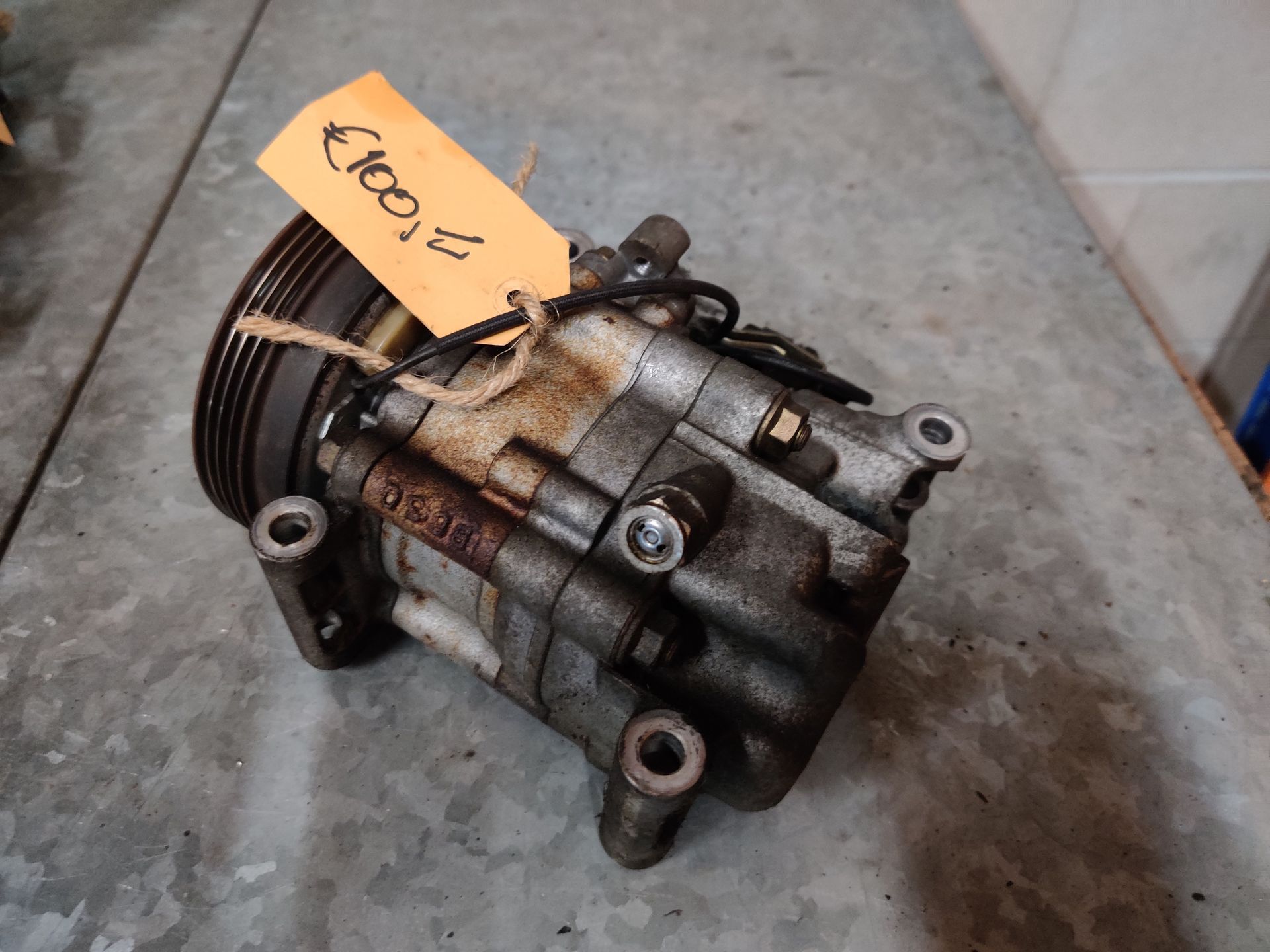 Suzuki Swift airco compressor van een 1.3