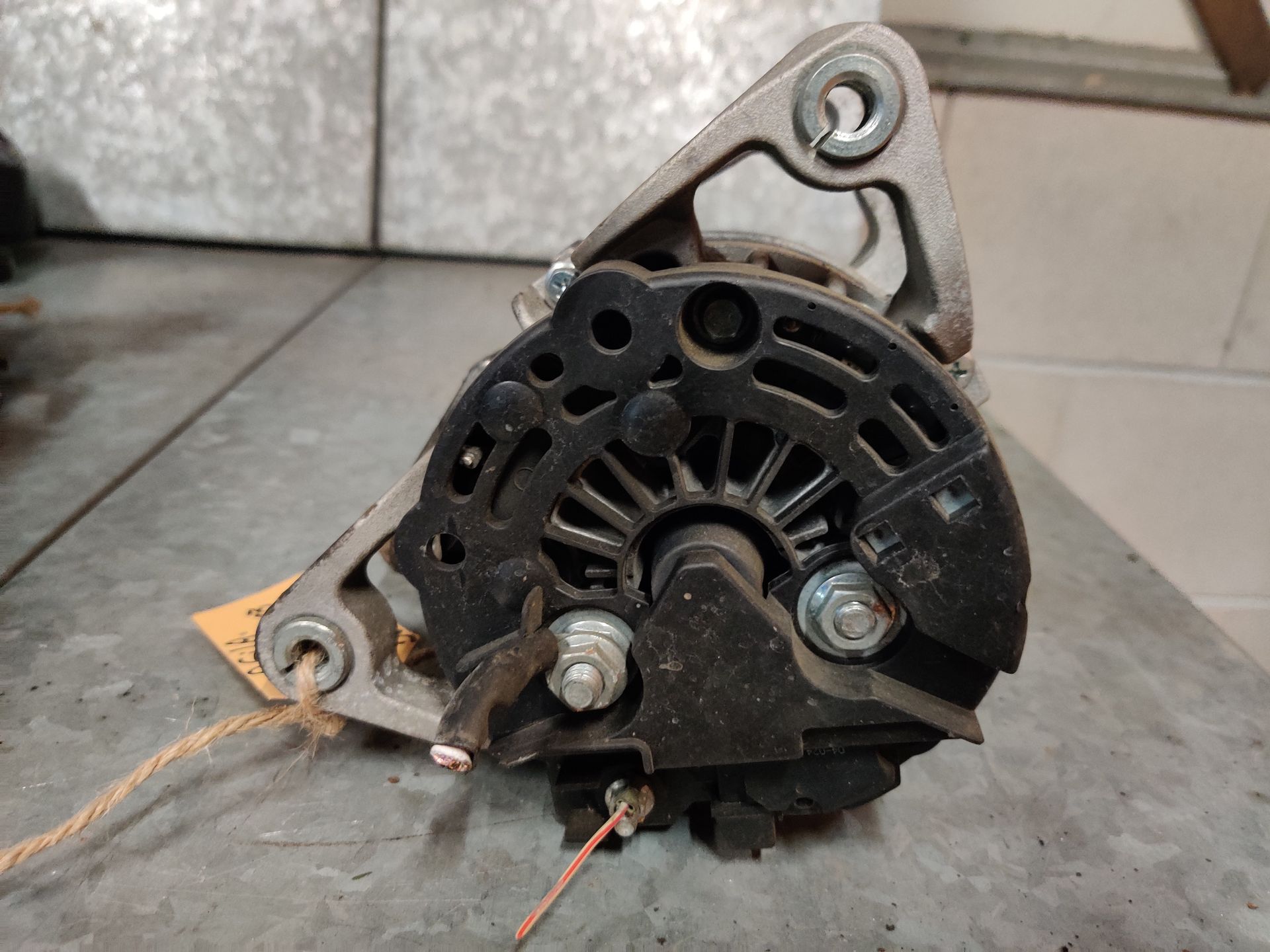 Opel Agila dynamo van een 1.2 16V