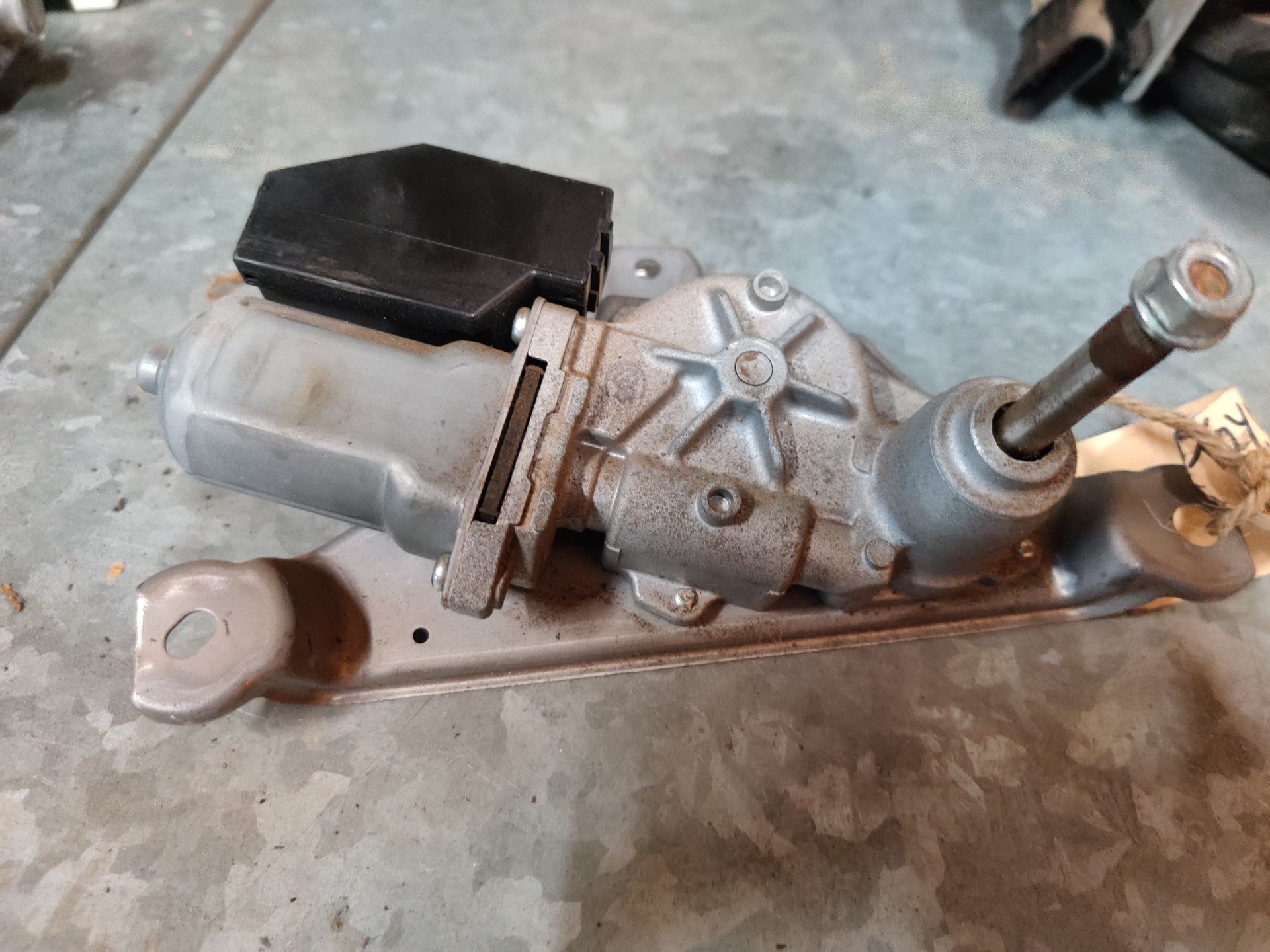 Toyota Yaris ruitenwissermotor achter