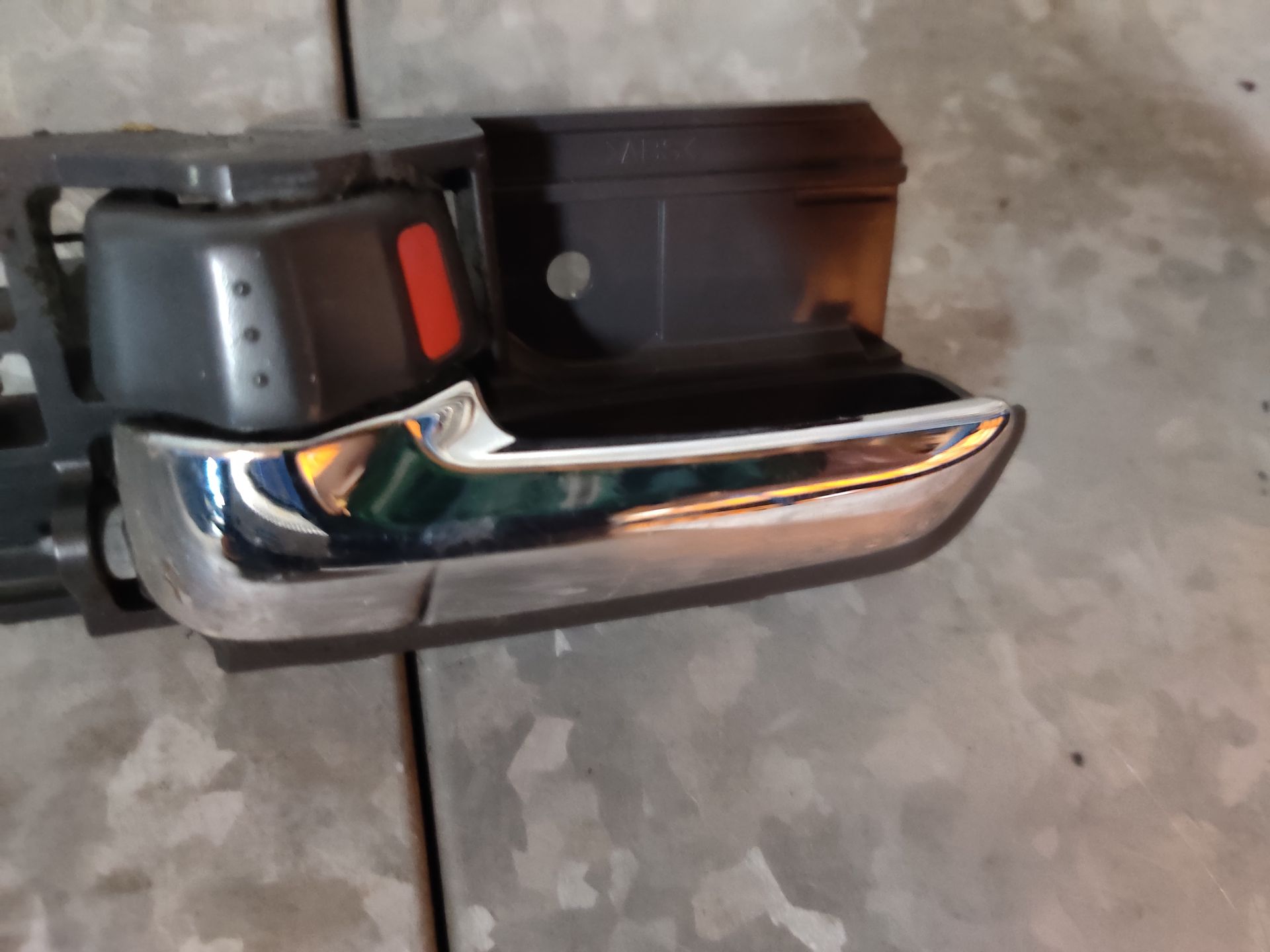 Suzuki Swift deurslot vanger linksvoor