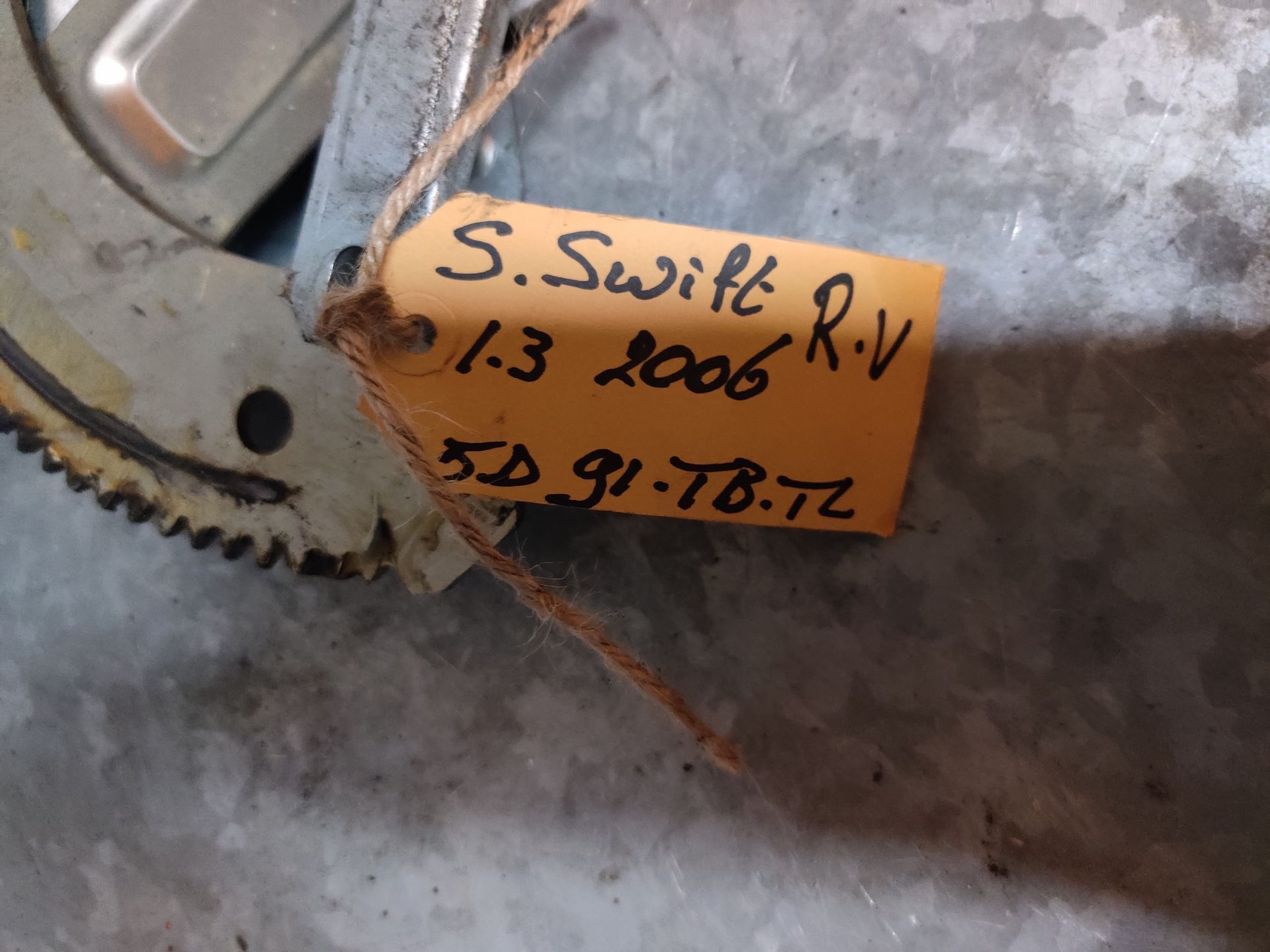 Suzuki Swift raam mechanisme rechtsvoo