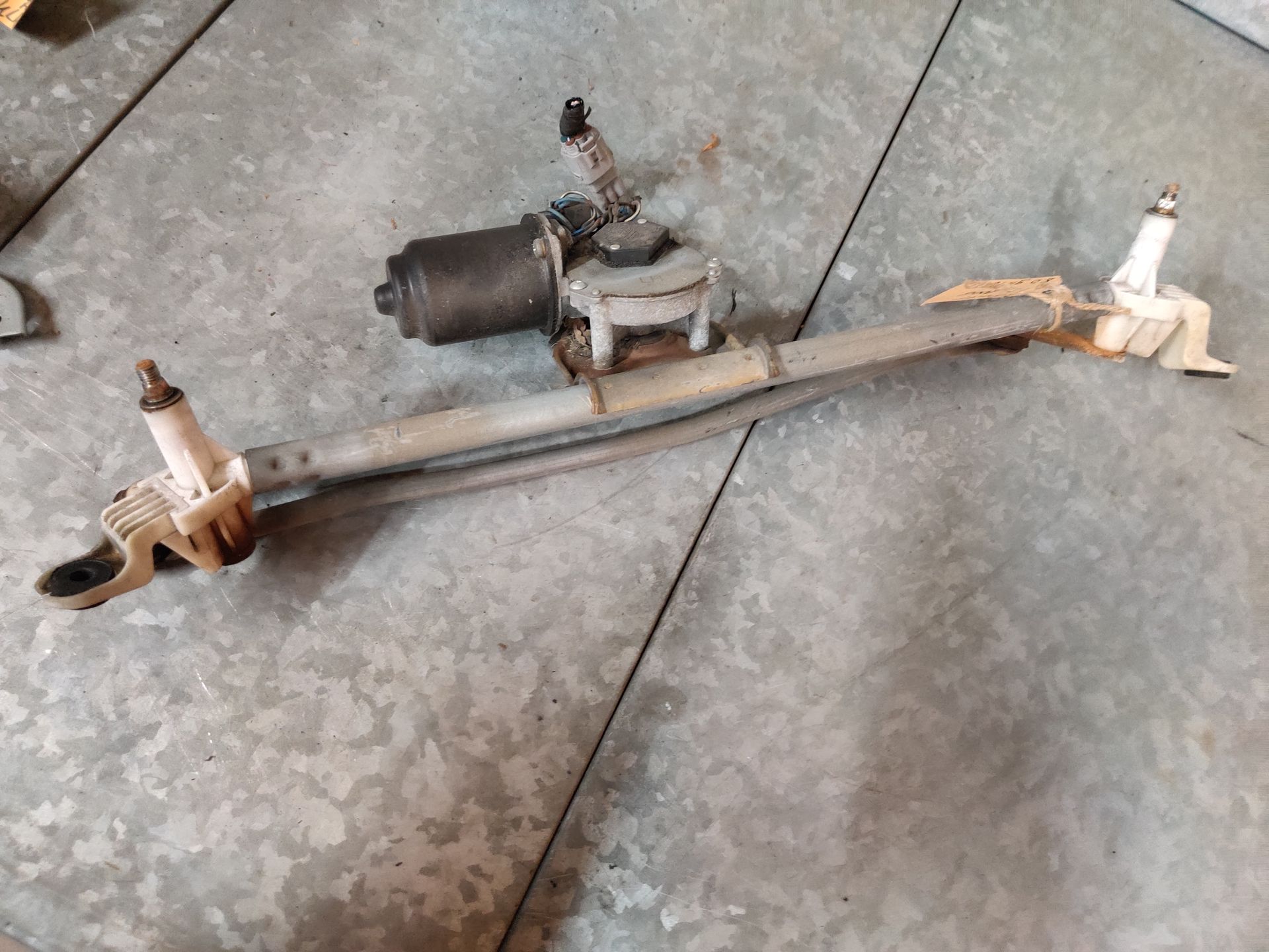 Suzuki Swift ruitenwissermotor met stangen