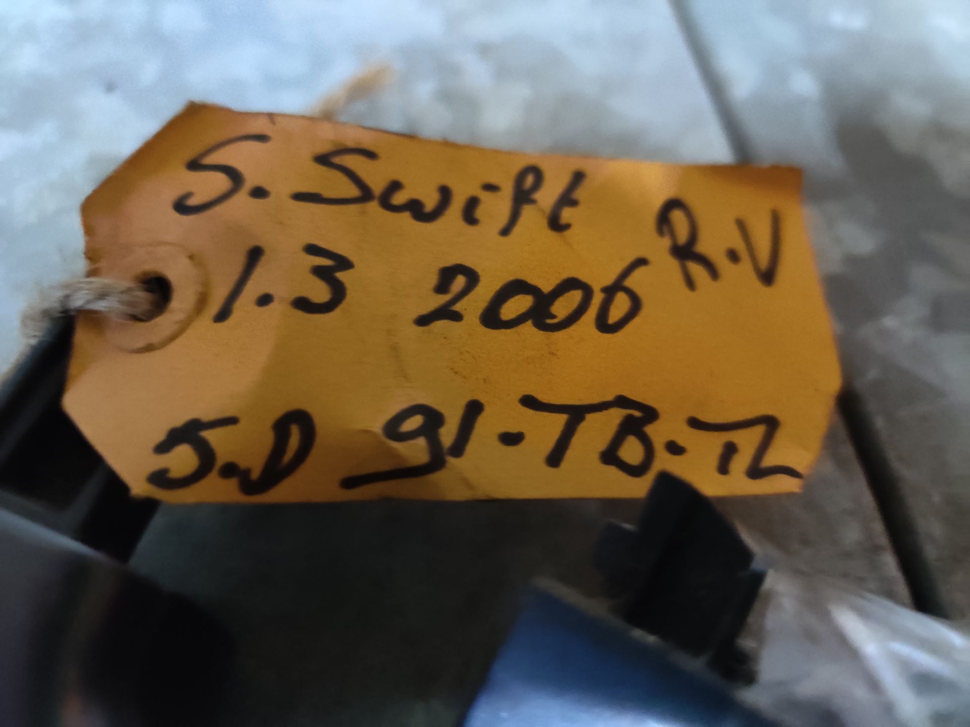 Suzuki Swift deurhendel rechtsvoor