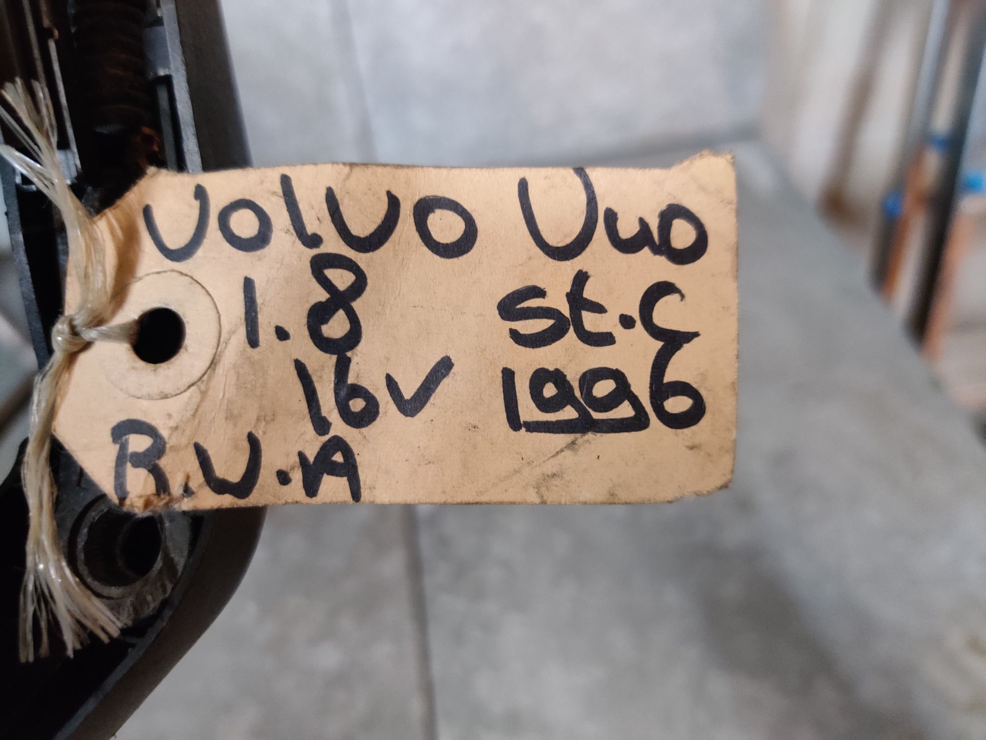 Volvo V40 ruitenwisserarm van de achterklep