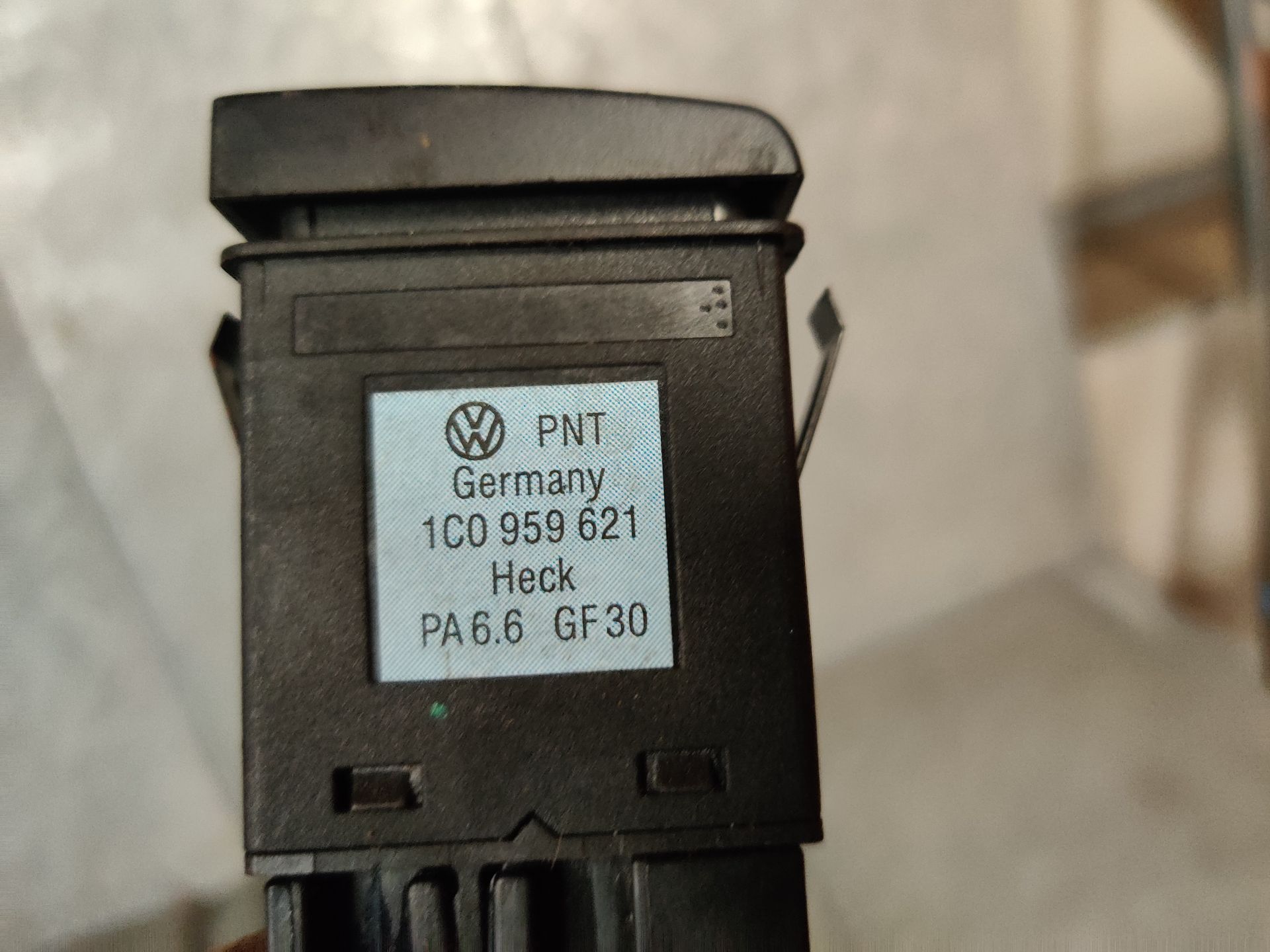 VW Beetle schakelaar achterruitverwarming uit 2003, gebruikt.