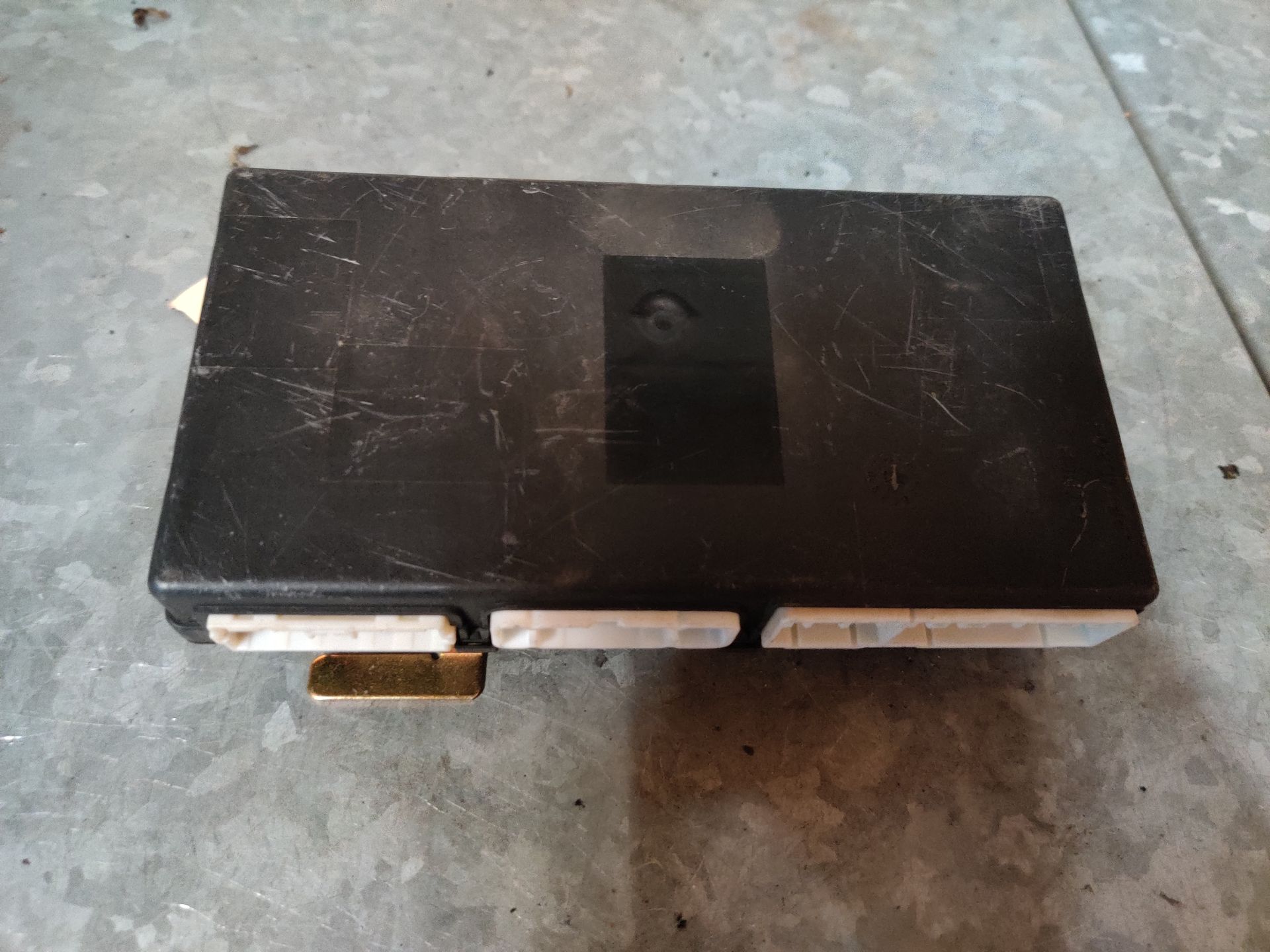 Volvo S40 computer centrale deurvergrendeling van een 1.8 model uit 2000.