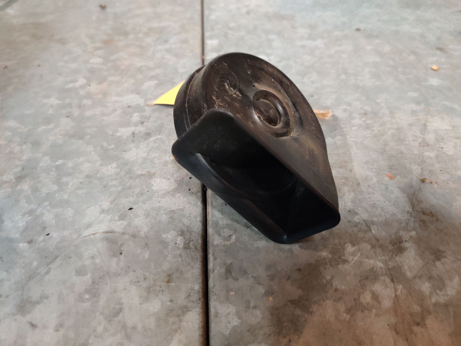 Ford Ka uit 2010, een claxon.