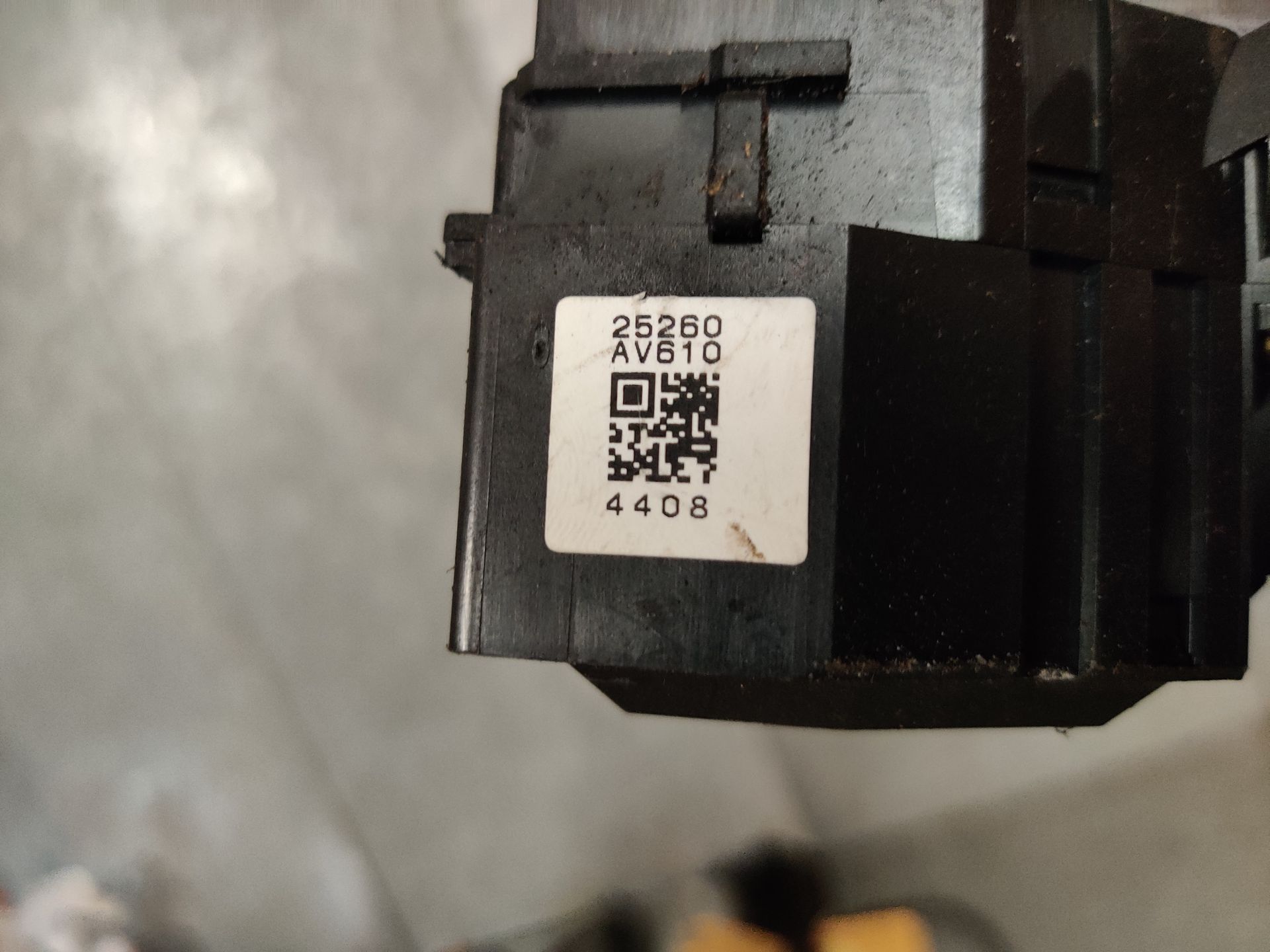 Nissan Primera ruitenwisserschakelaar.