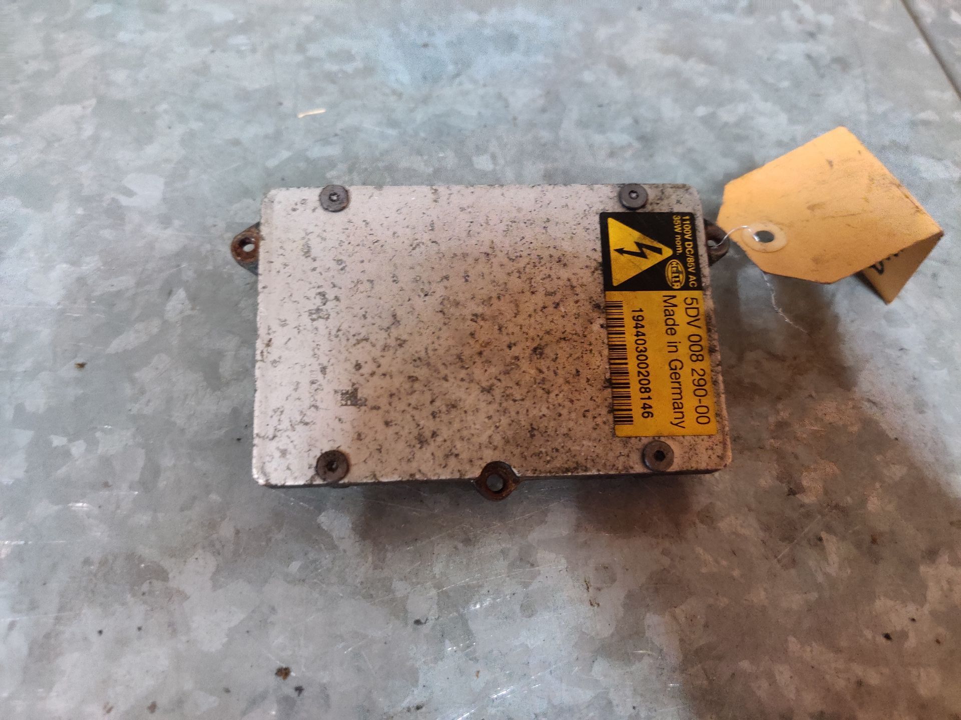 Nissan Primera Xenon voorschakelunit, Xenon regeleenheid van een 2.0 uit 2007.