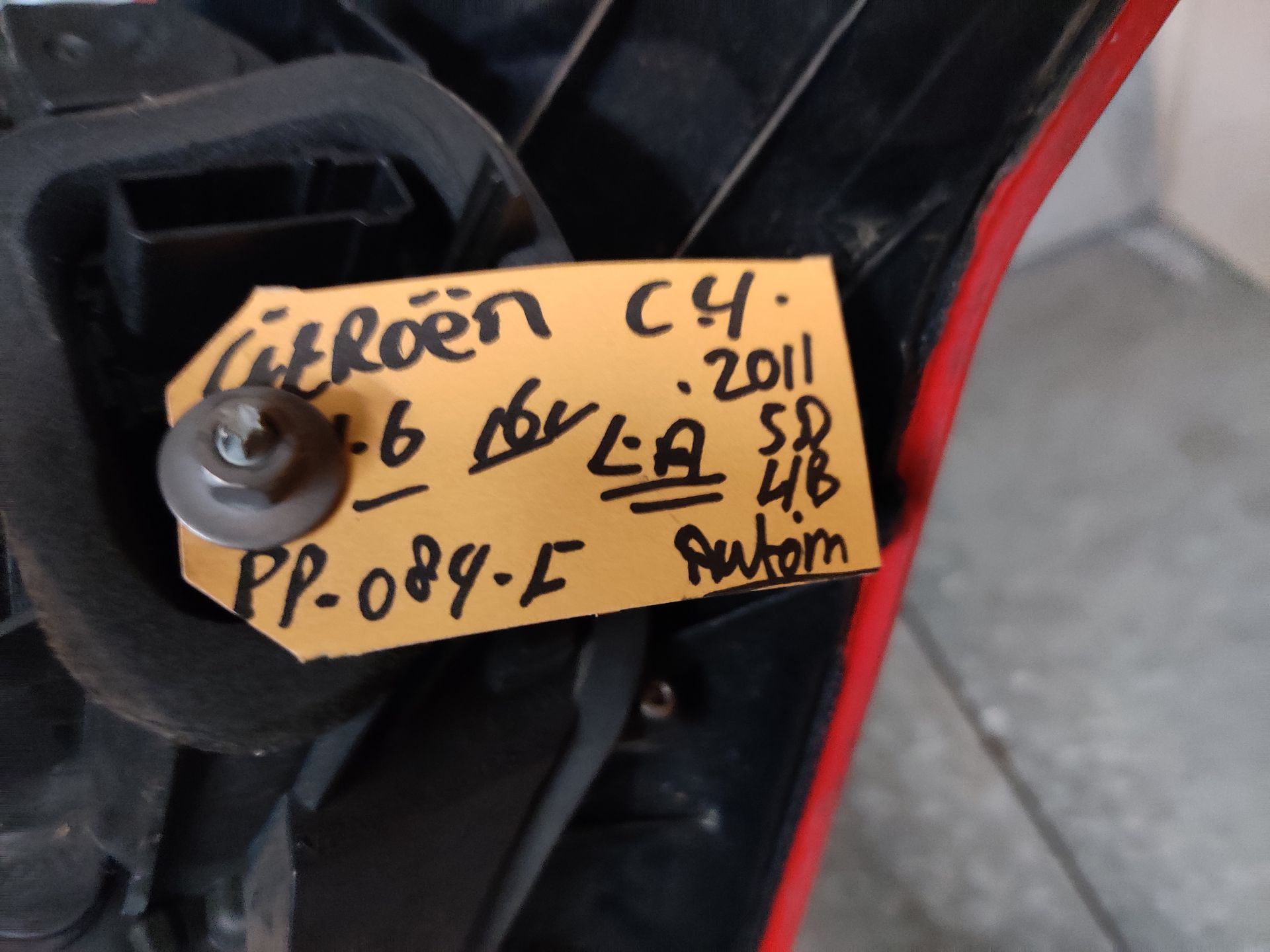 Citroen C4 linker achterlicht.
