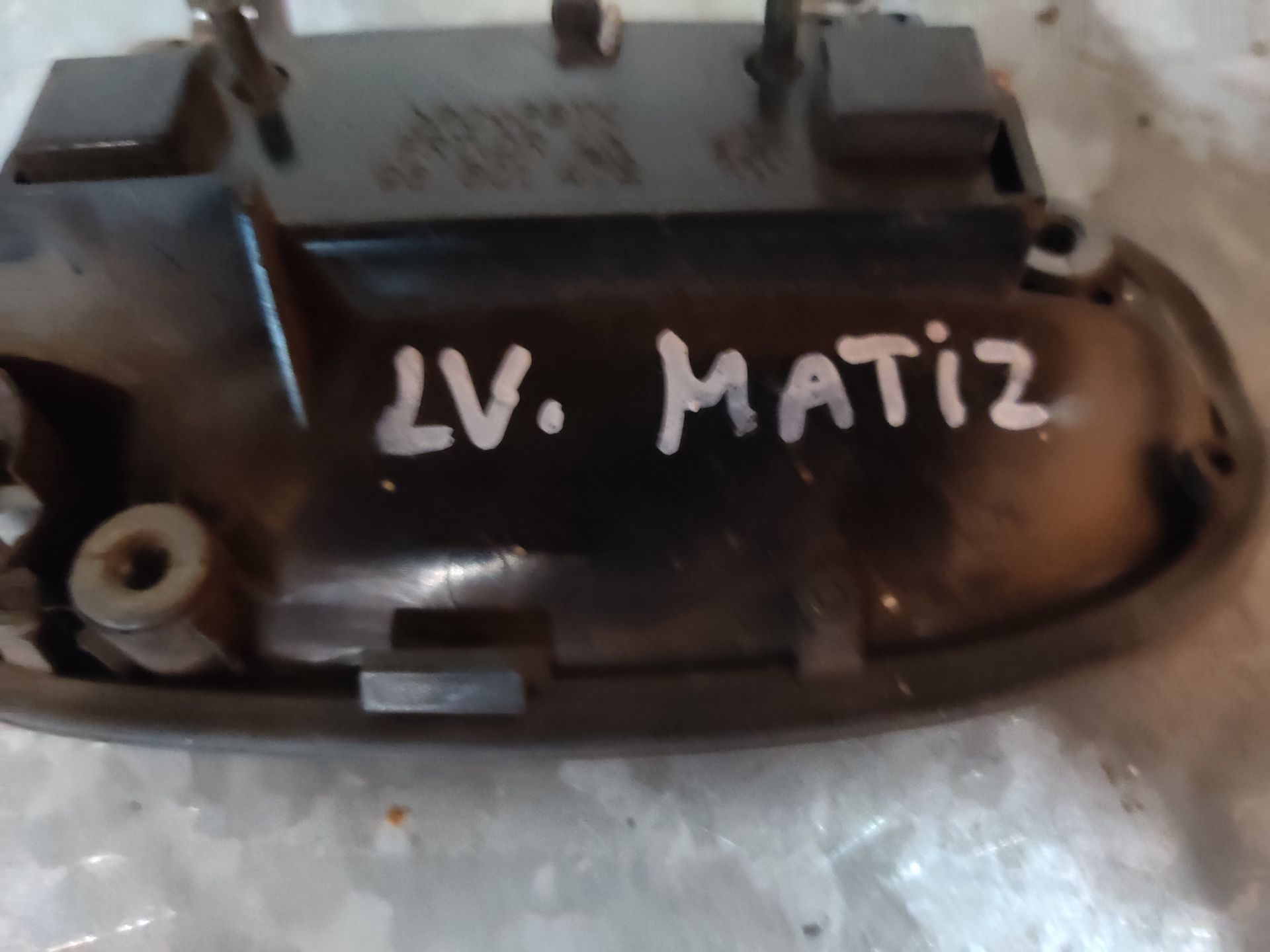 Daewoo Matiz linksvoor deurgreep, gebruikt.