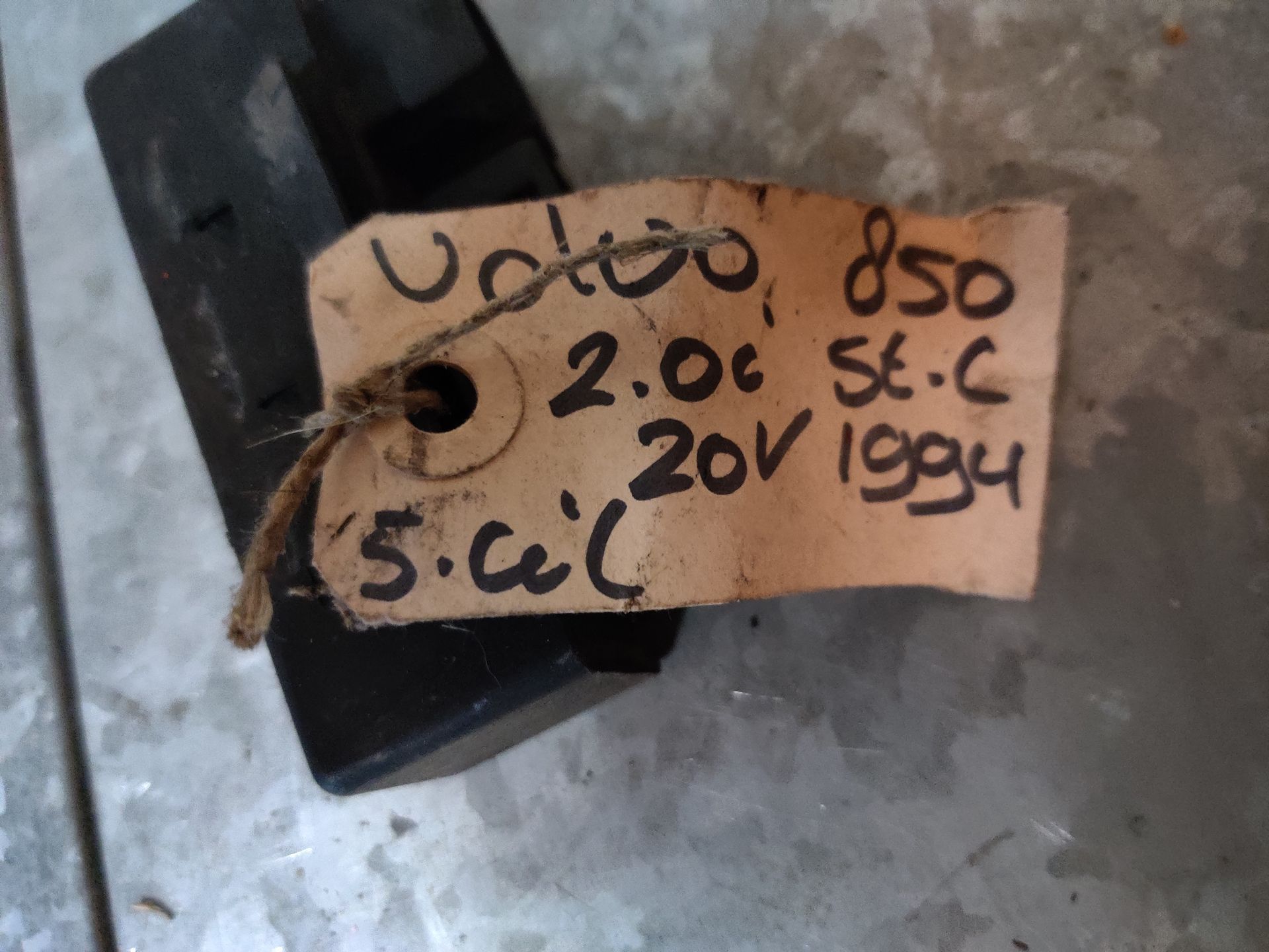 Volvo 850 origineel ABS-relais (regelmodule) uit 1994.