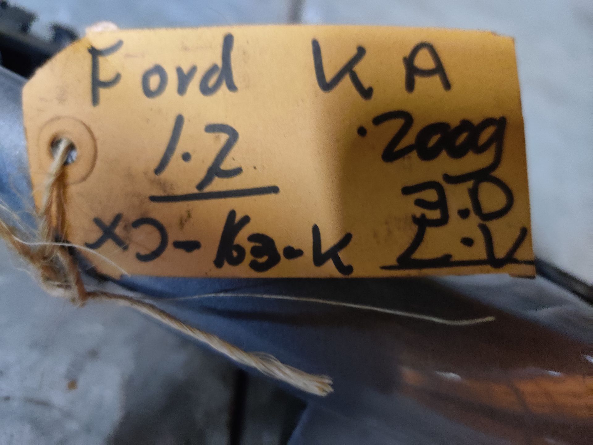 Ford Ka deurgreep linksvoor, kleur donkerzilver