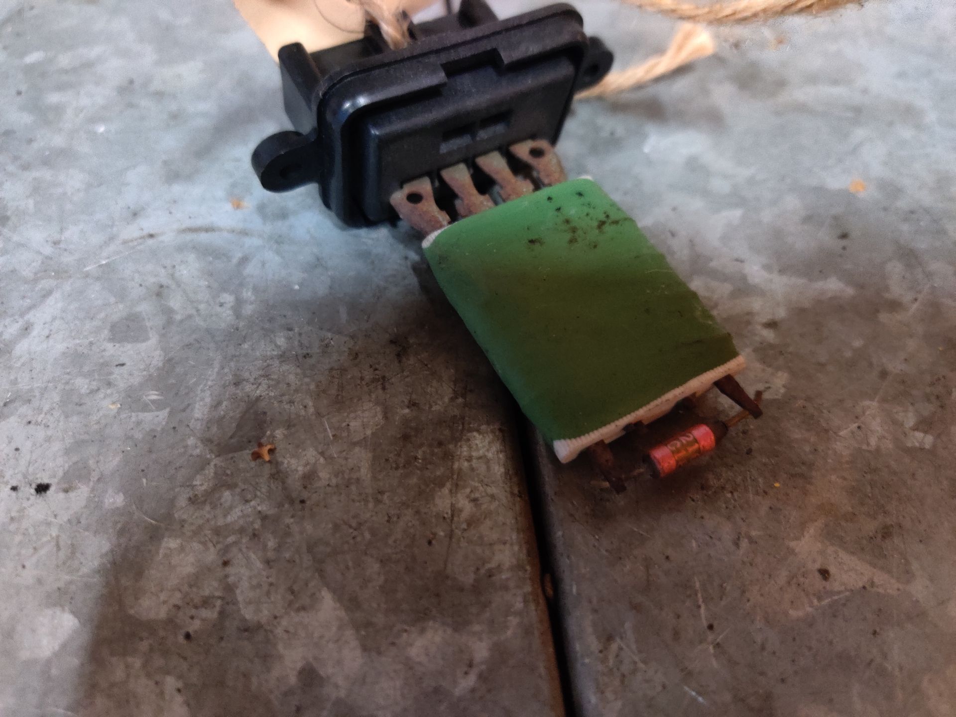 Ford Ka kachelweerstand van een 1.2 motor uit 2011,