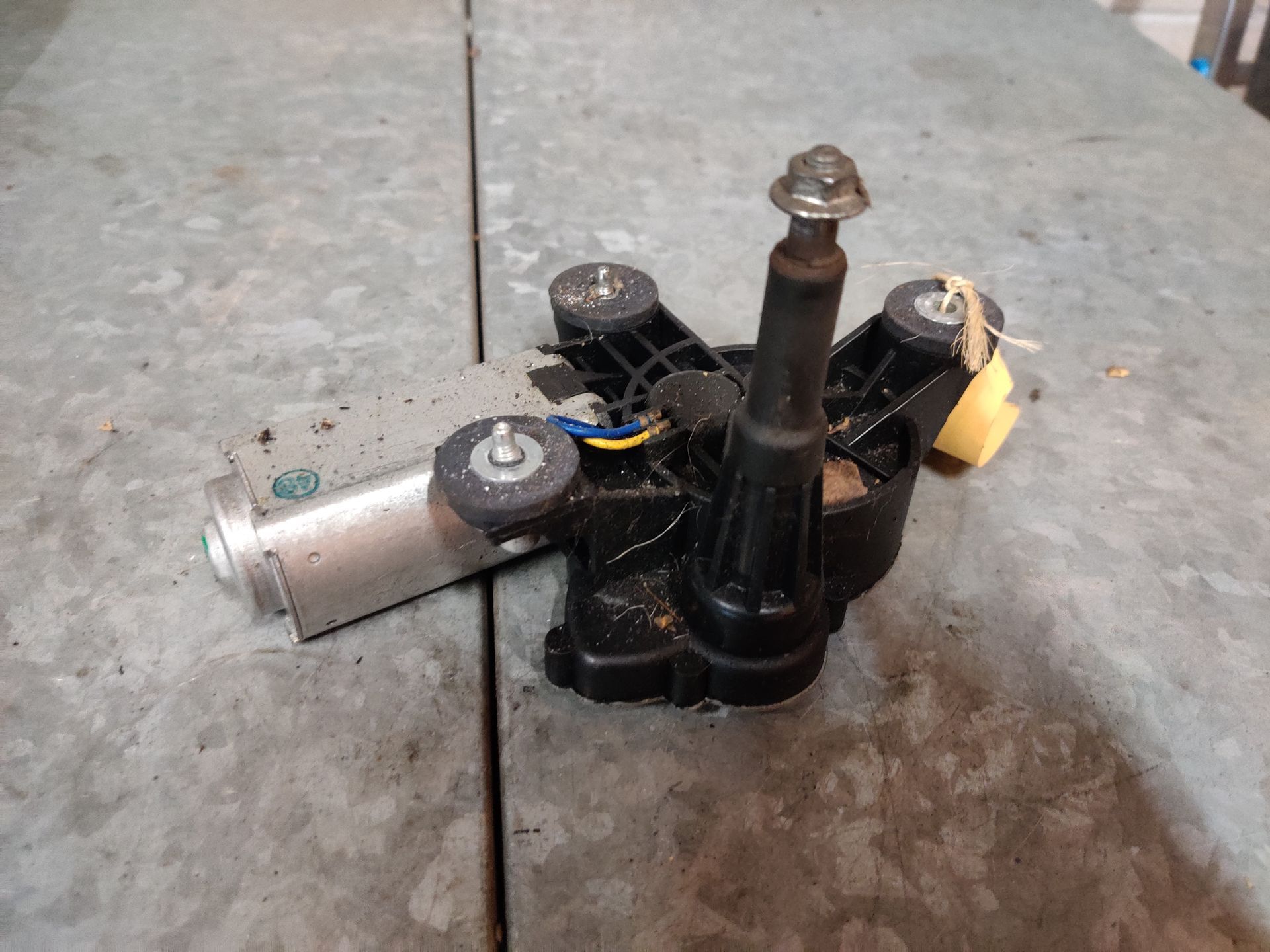 Ford Ka ruitenwissermotor achterklep