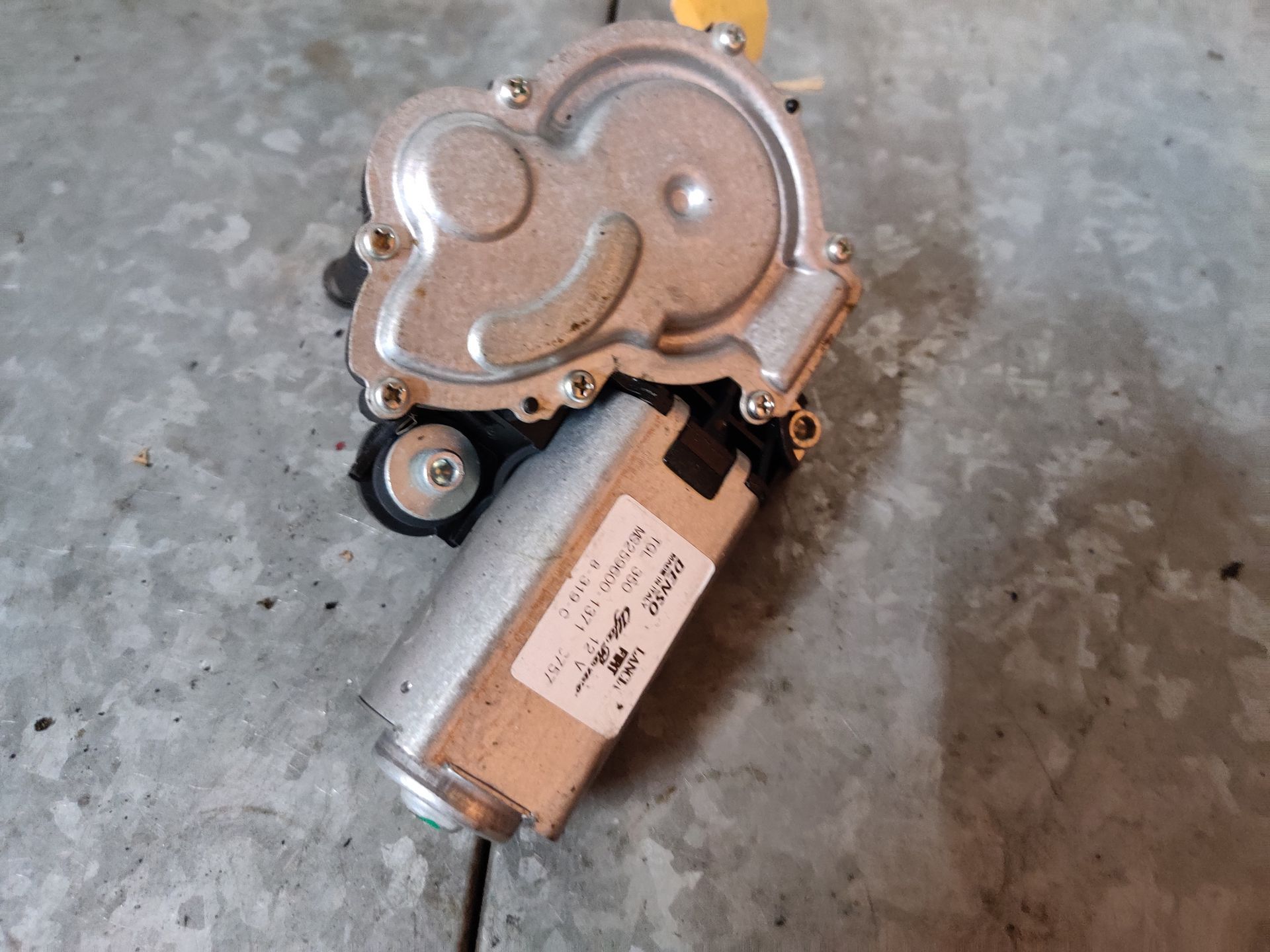 Ford Ka ruitenwissermotor achterklep